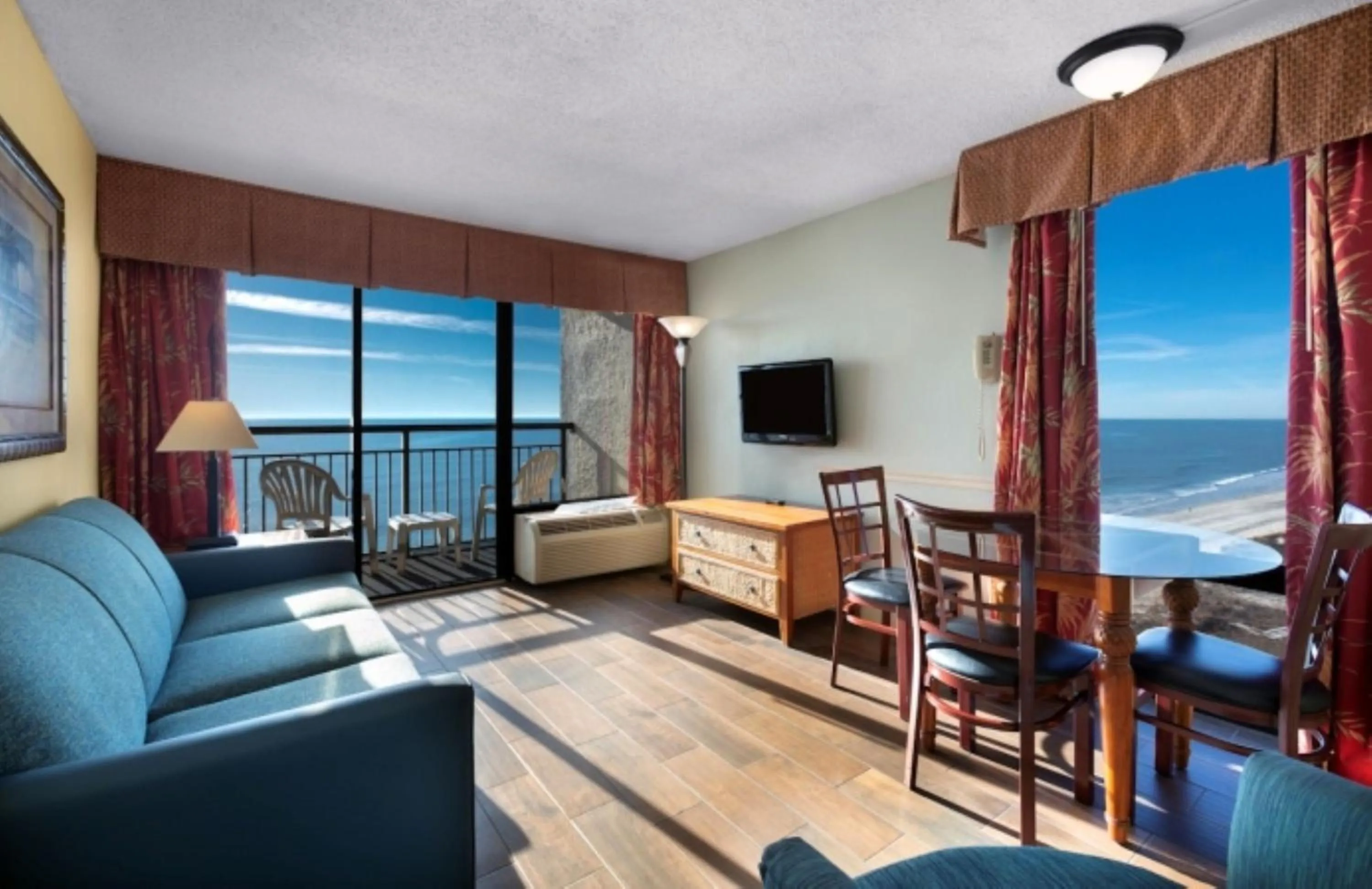 TV and multimedia in Monterey Bay Suites