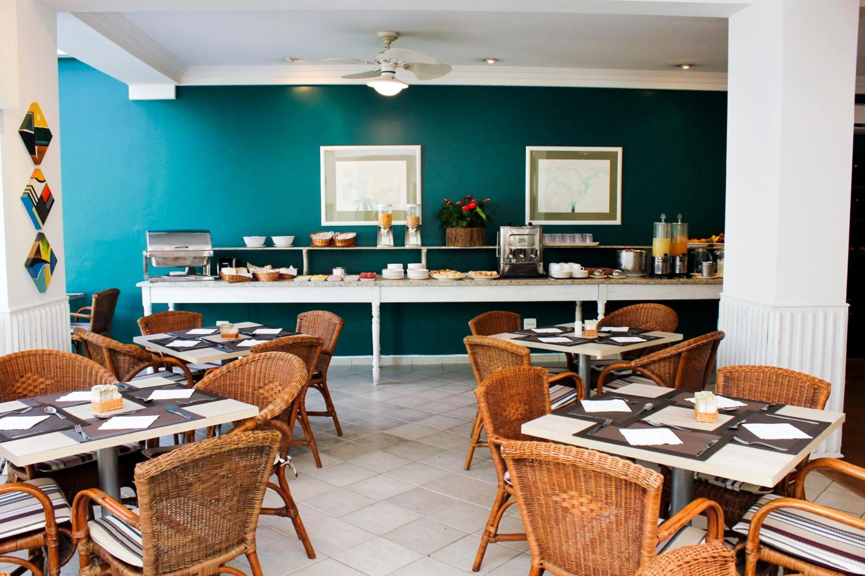 Restaurant/places to eat in Vitória Hotel Residence NewPort