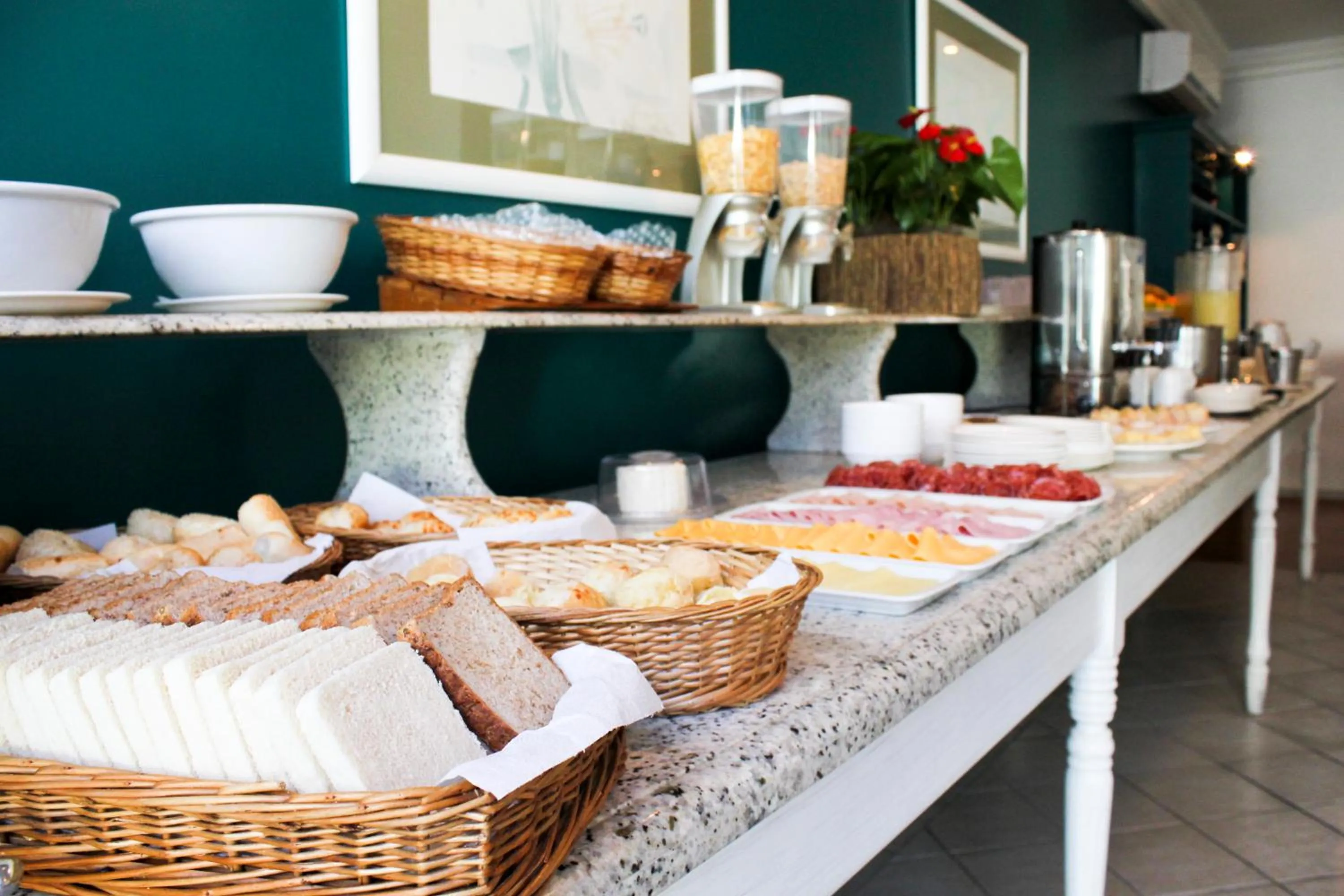 Restaurant/places to eat in Vitória Hotel Residence NewPort