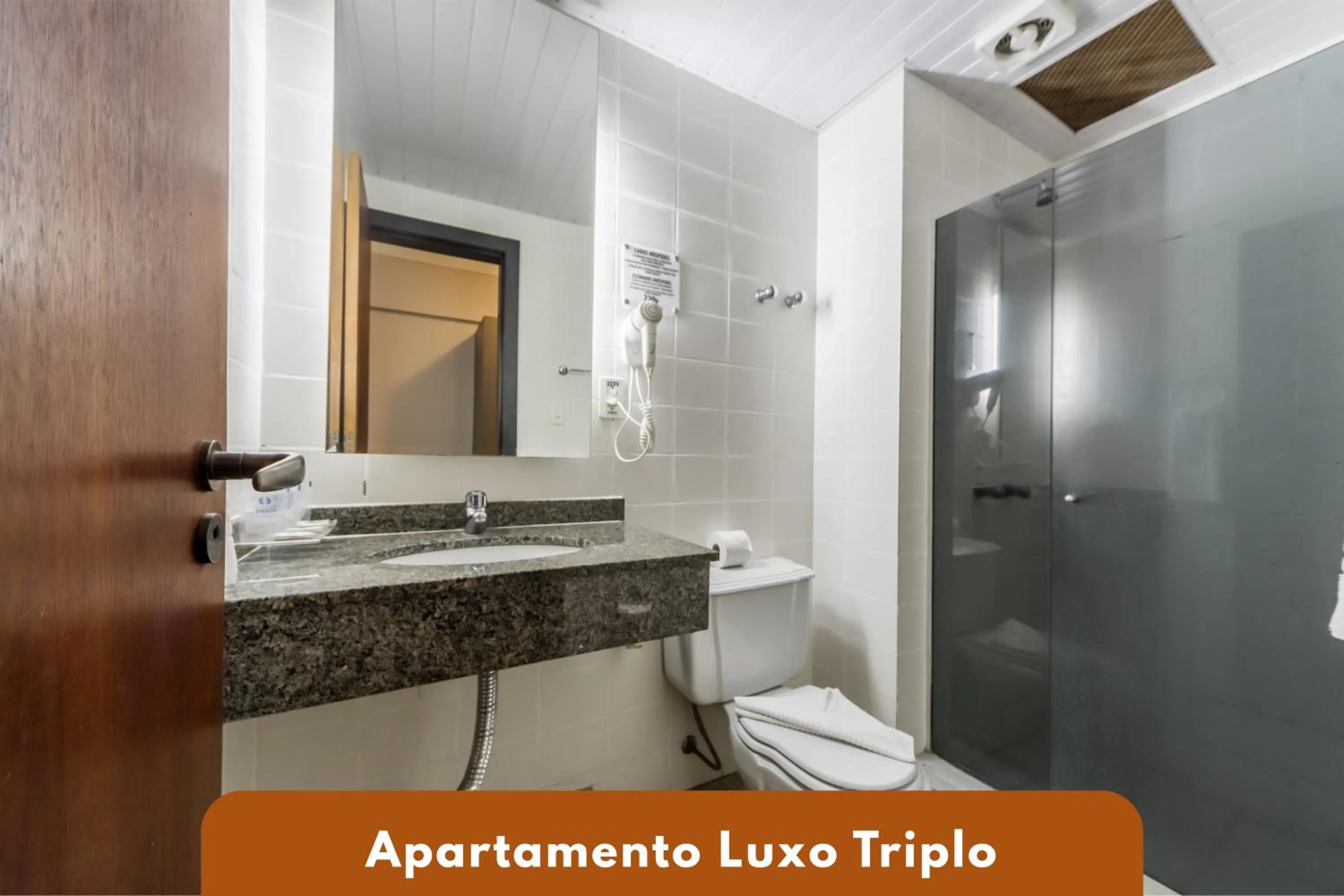 Bathroom in Camboriú Praia Hotel