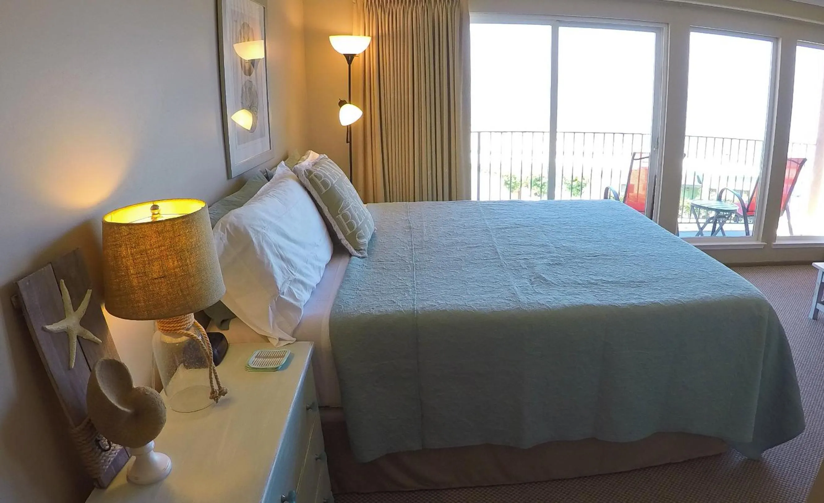 Bed in Capitola Beach Suites