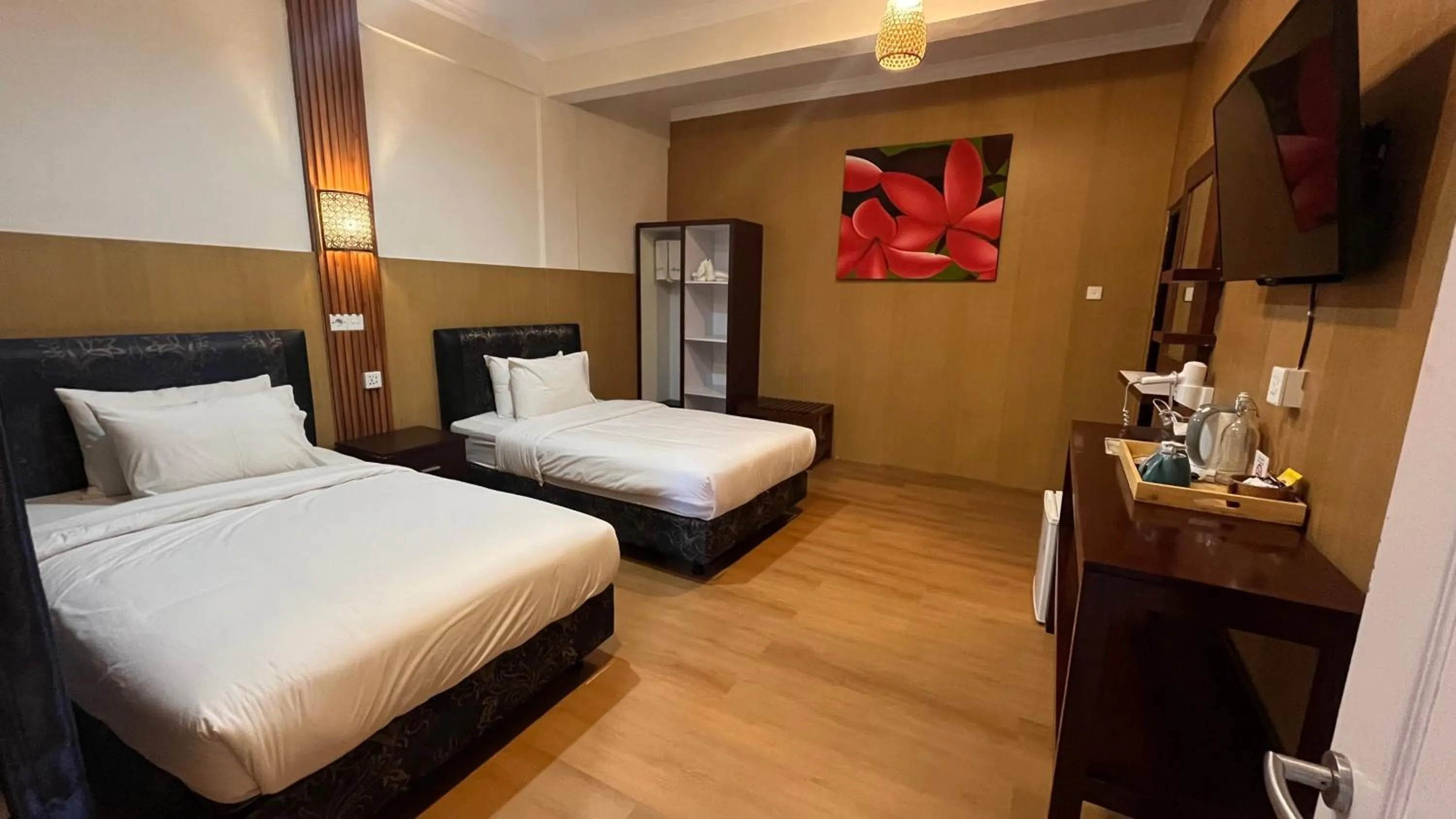 Bedroom, Bed in City Garden Bali Dwipa Hotel, Kuta