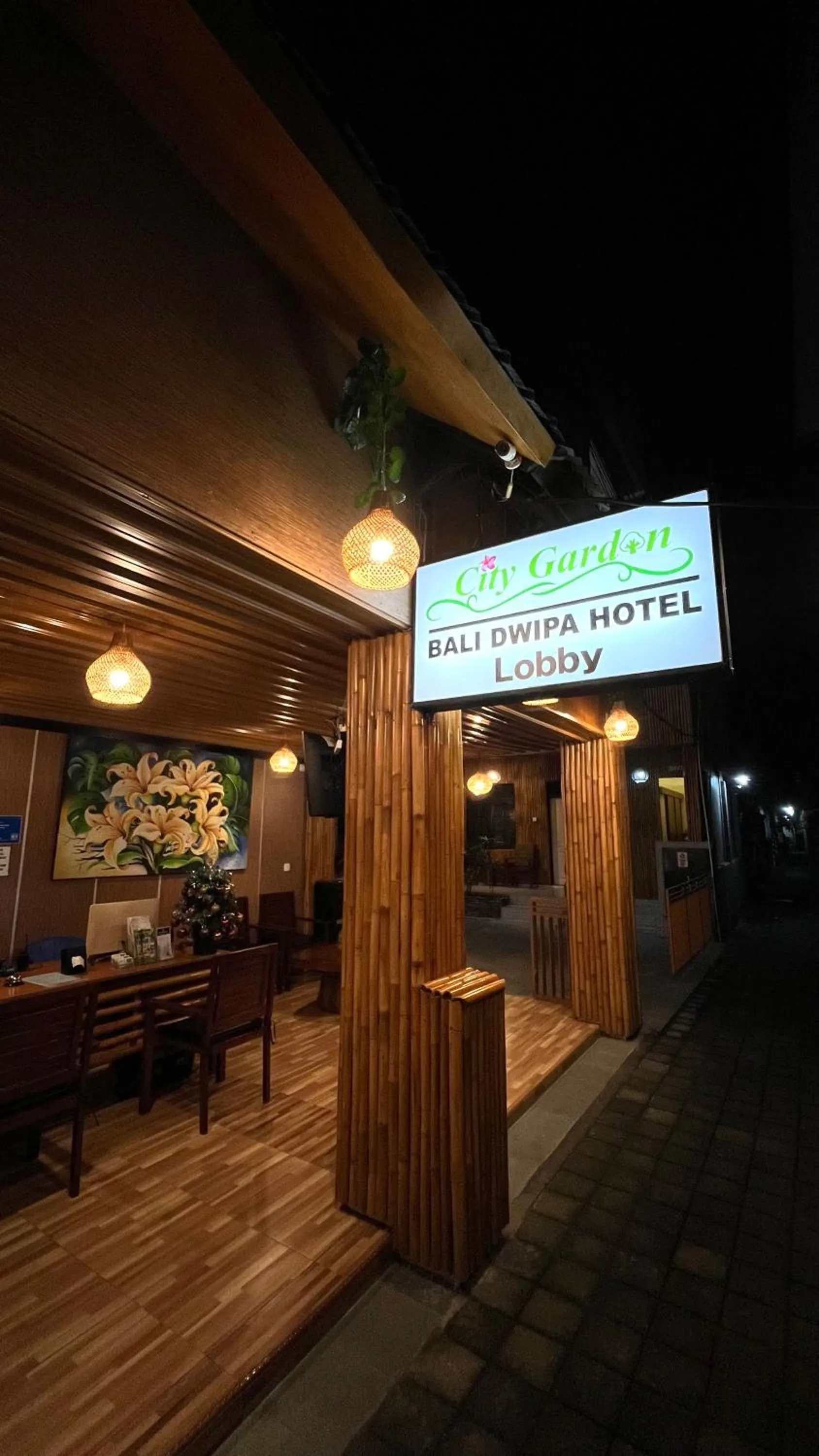 Lobby or reception in City Garden Bali Dwipa Hotel, Kuta