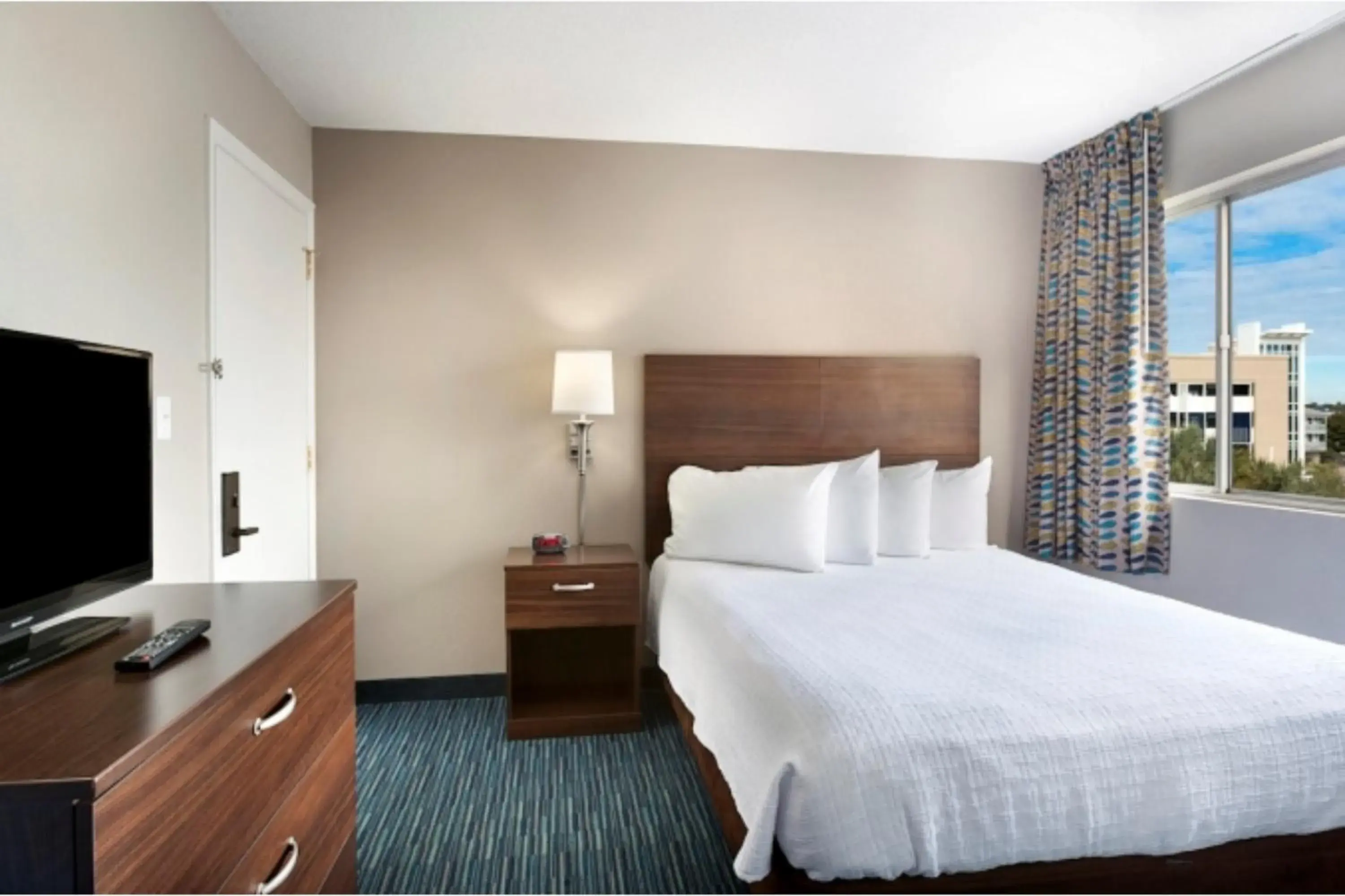 Suite with Pool View in Breakers Resort Hotel Suite with Pool View in Breakers Resort Hotel