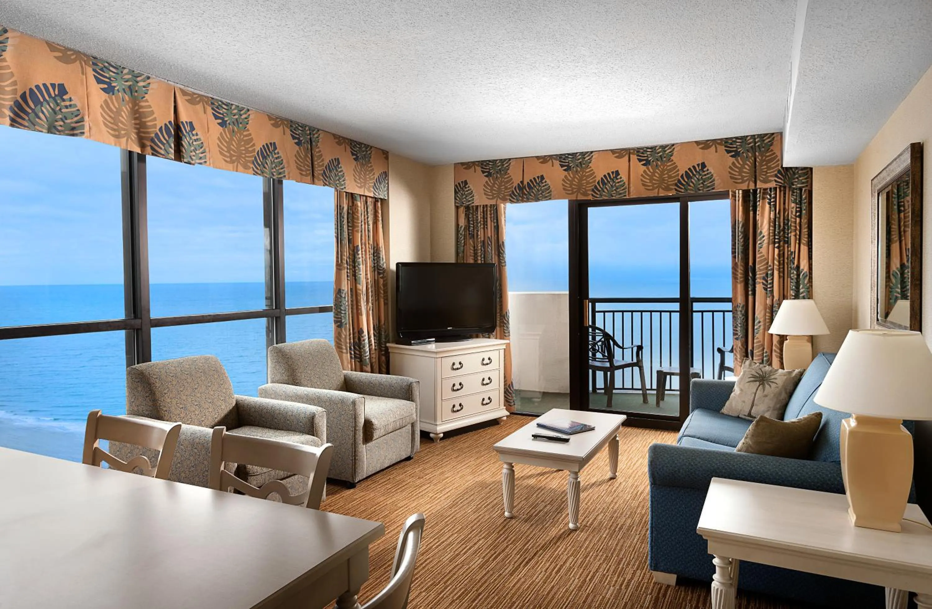 Living room in Breakers Resort Hotel