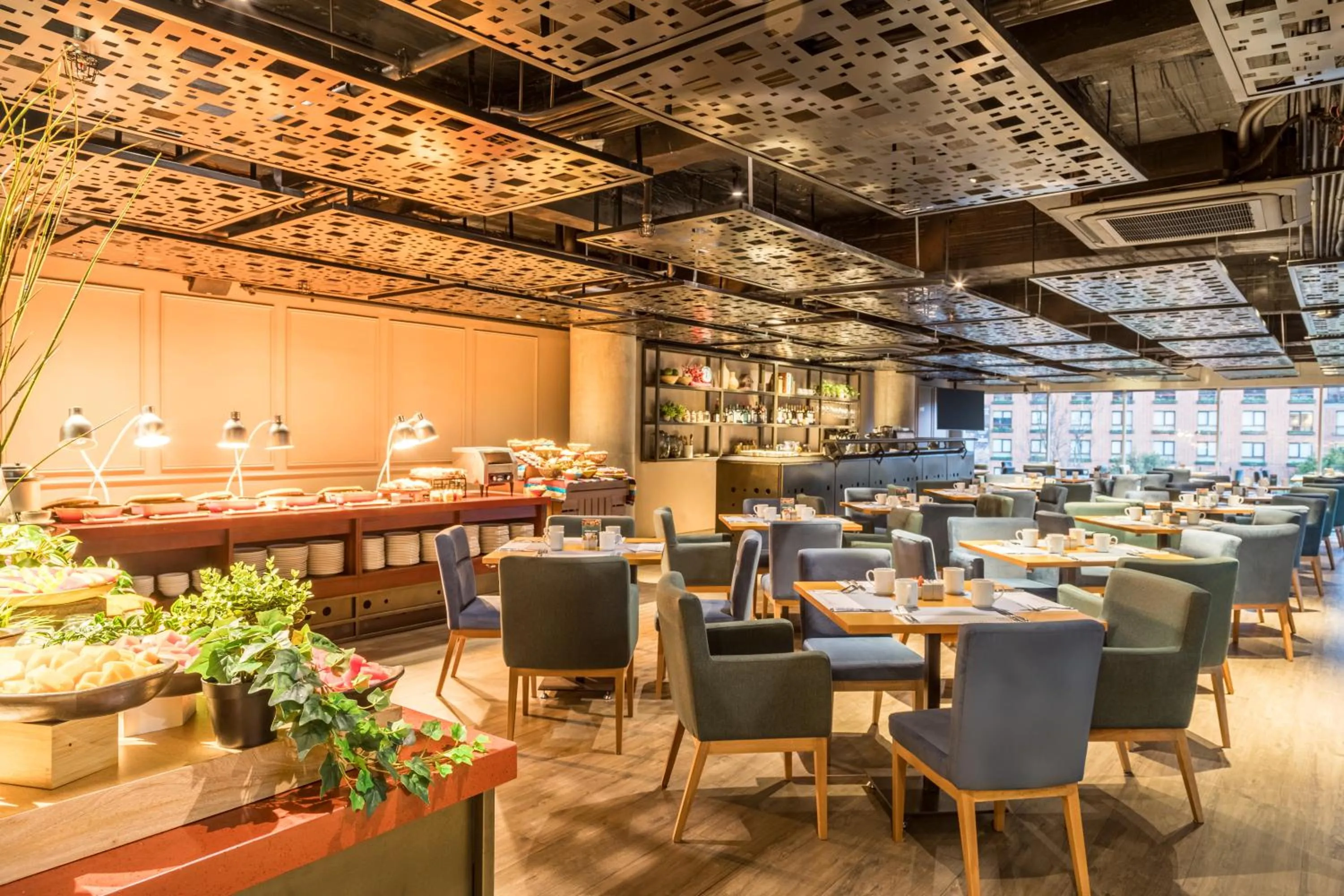 Restaurant/places to eat in Sonesta Hotel Bogotá