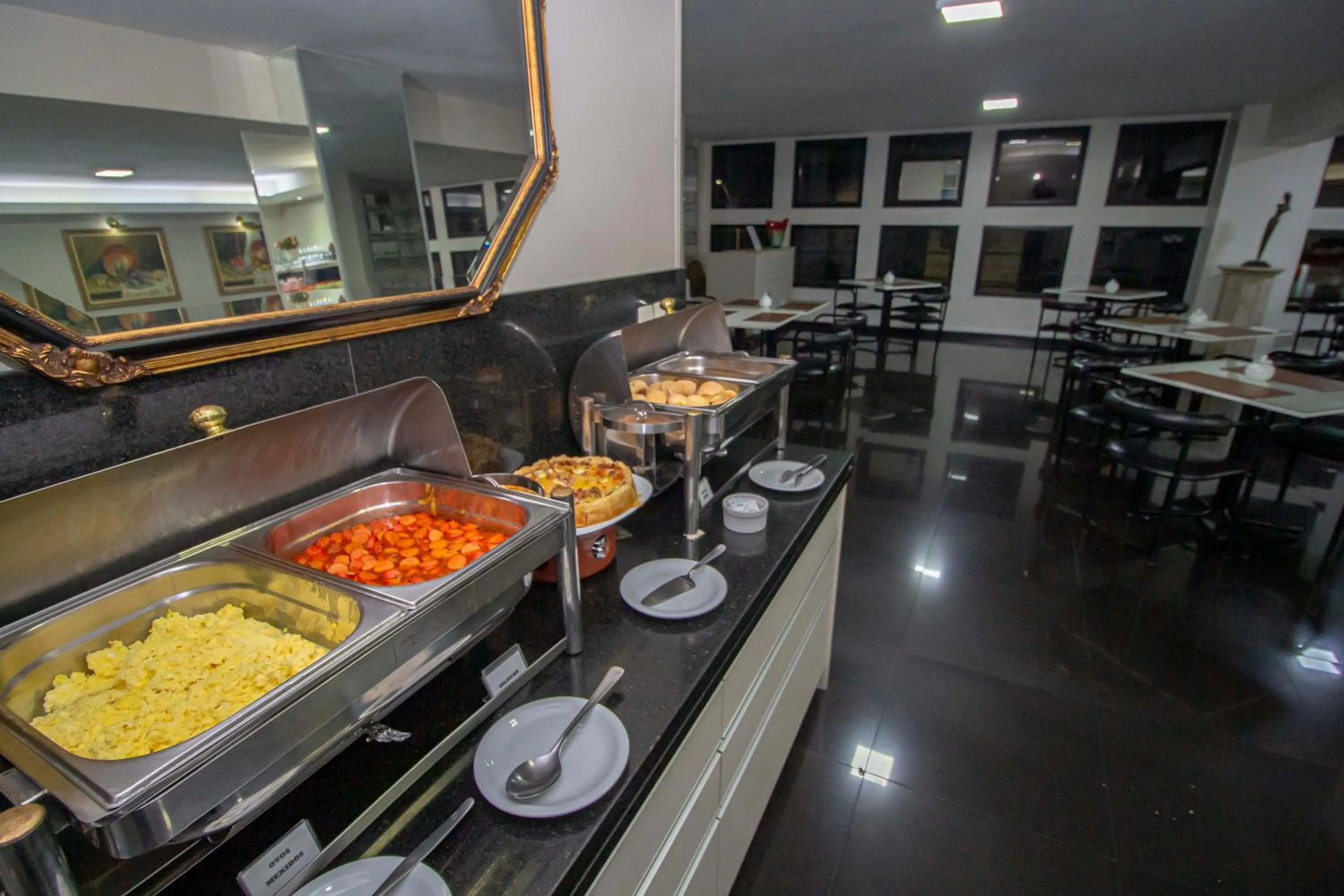 Restaurant/places to eat in Hotel Nacional Inn Curitiba Torres