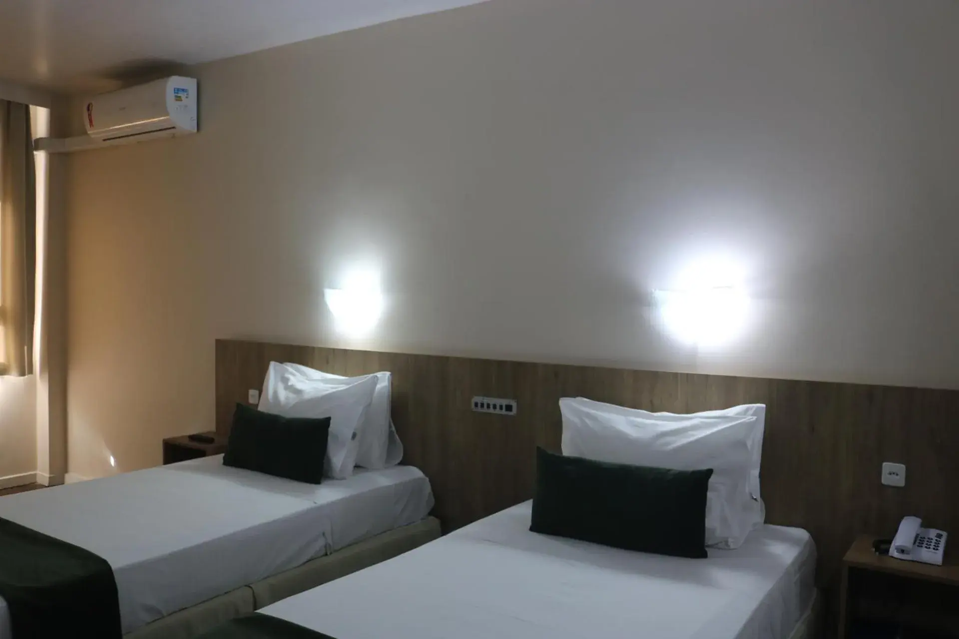 Standard Double Room with Two Single Beds in Hotel Nacional Inn Curitiba Torres Standard Double Room with Two Single Beds in Hotel Nacional Inn Curitiba Torres