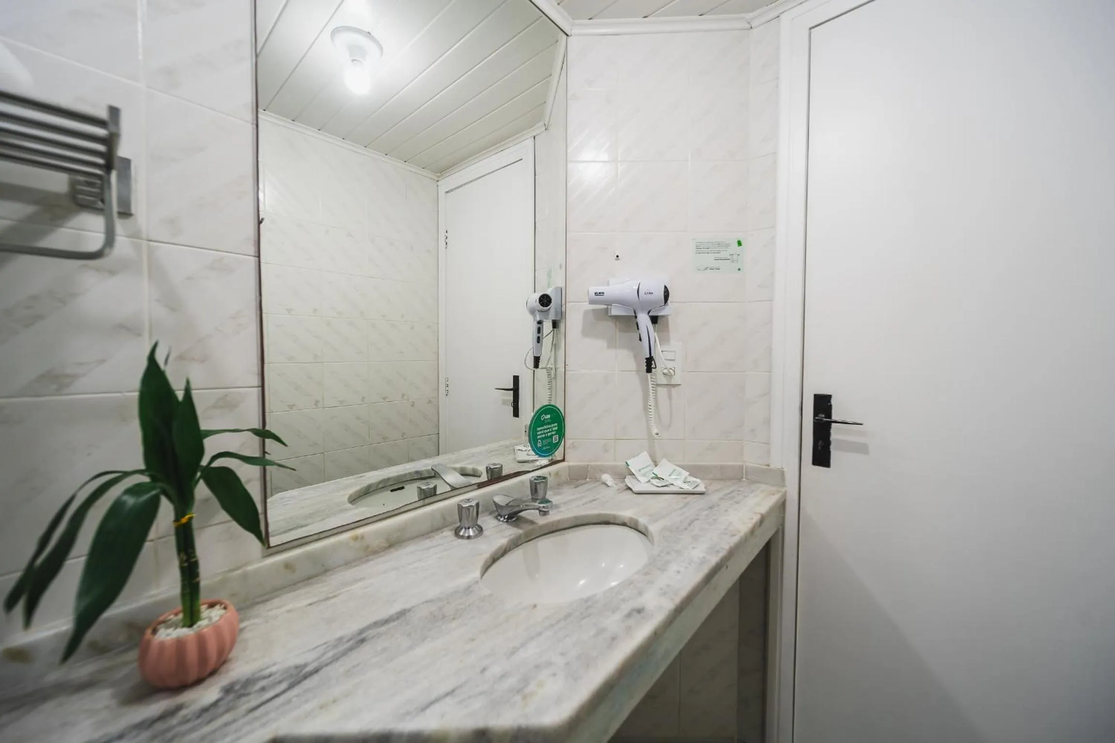 Bathroom in Hotel Nacional Inn Curitiba Torres