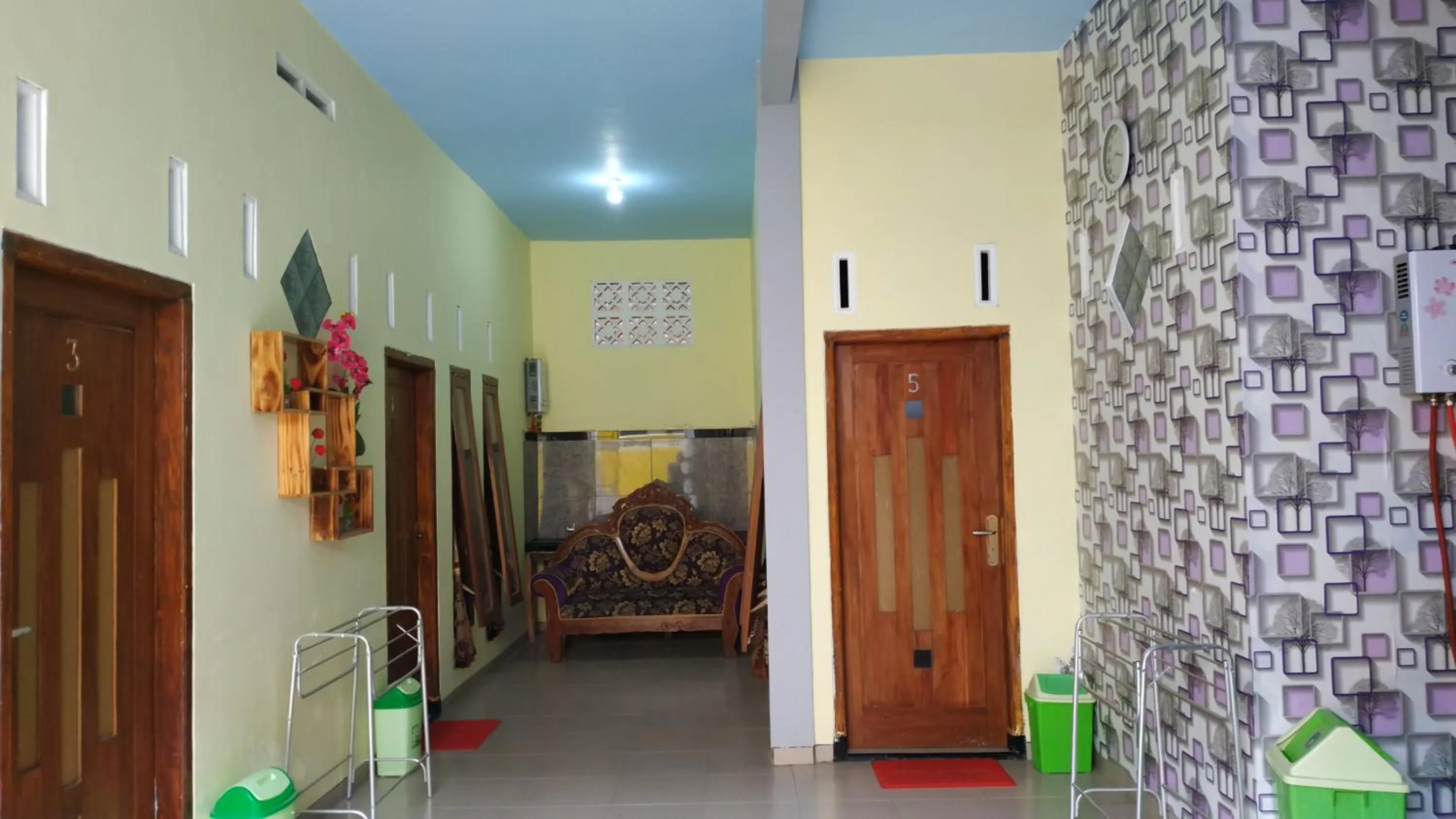 Decorative detail, Bed in Penginapan Kahan