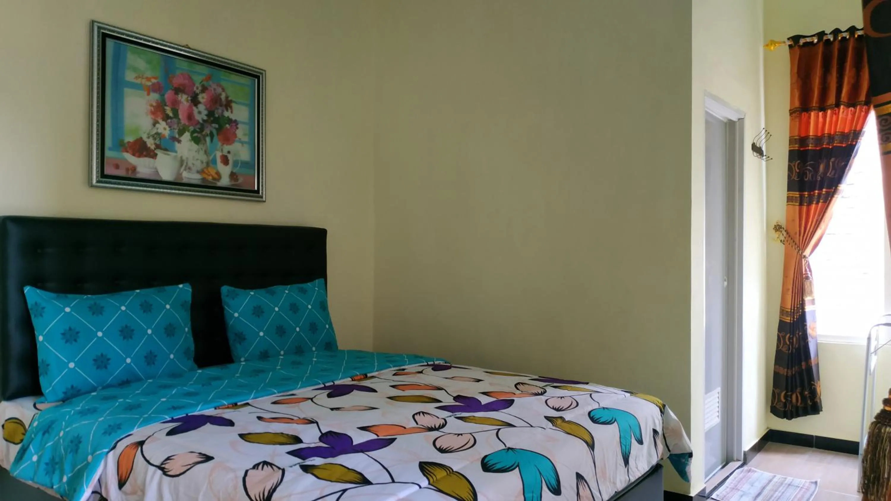 bunk bed, Bed in Penginapan Kahan