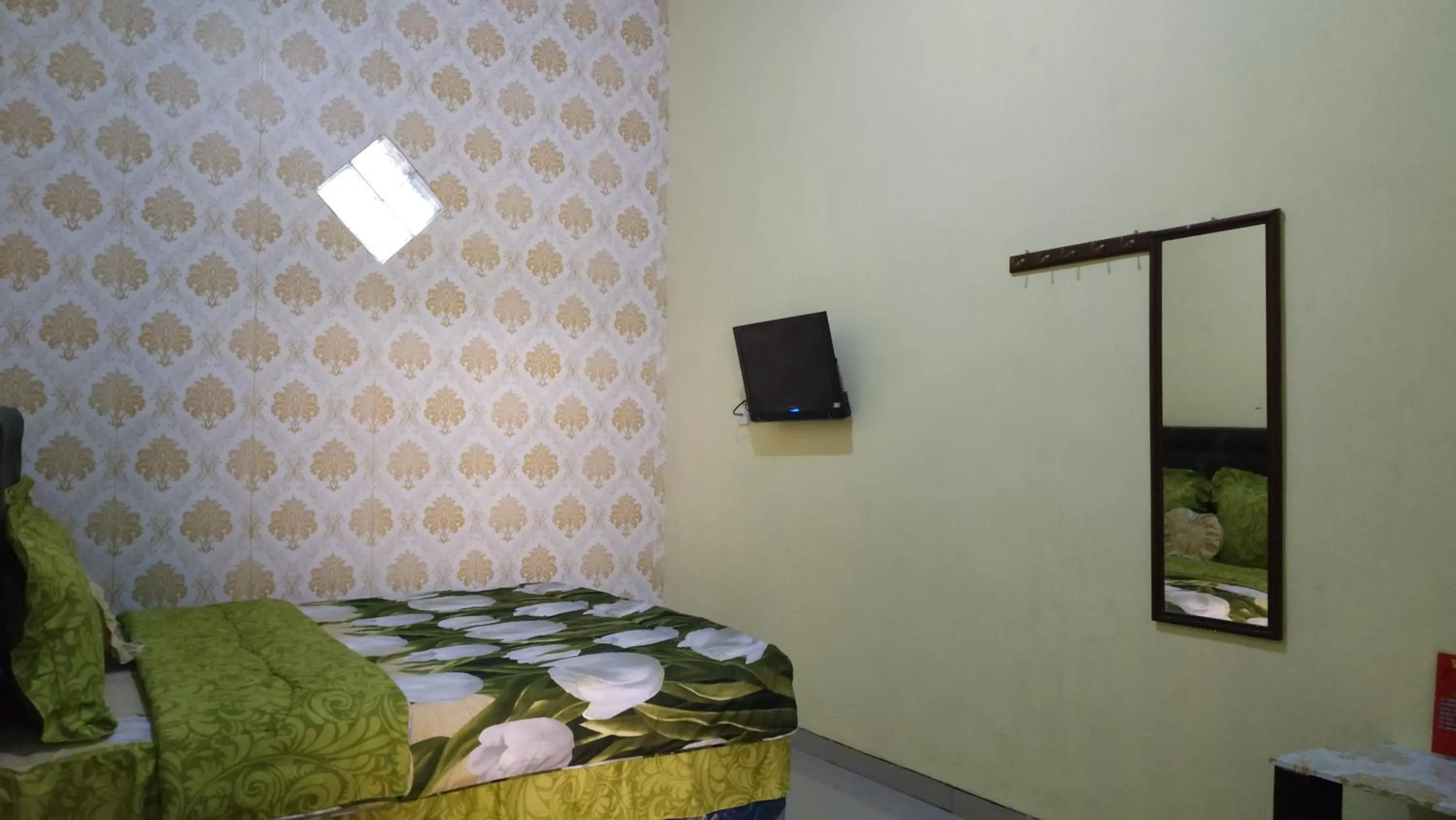 bunk bed, Bed in Penginapan Kahan