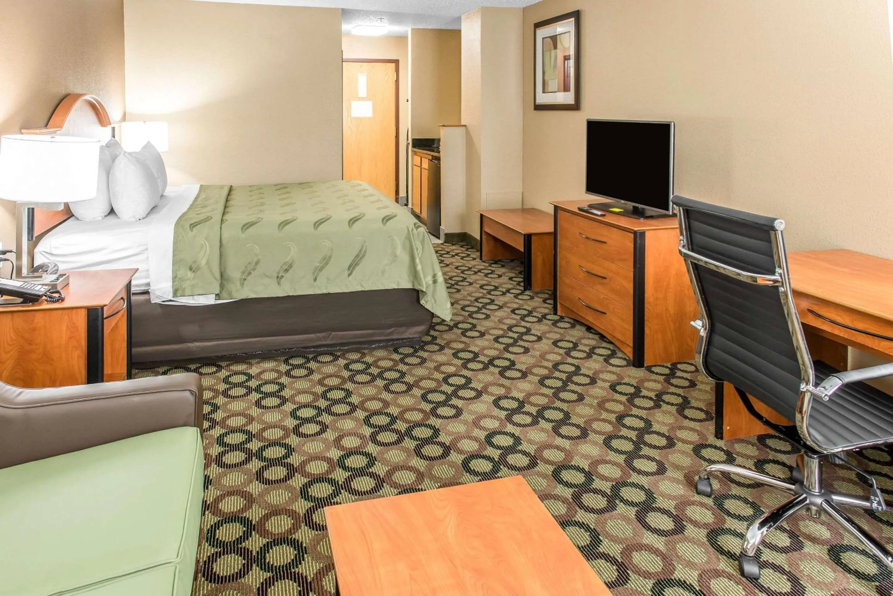 Photo of the whole room in Quality Inn & Suites Columbus West - Hilliard