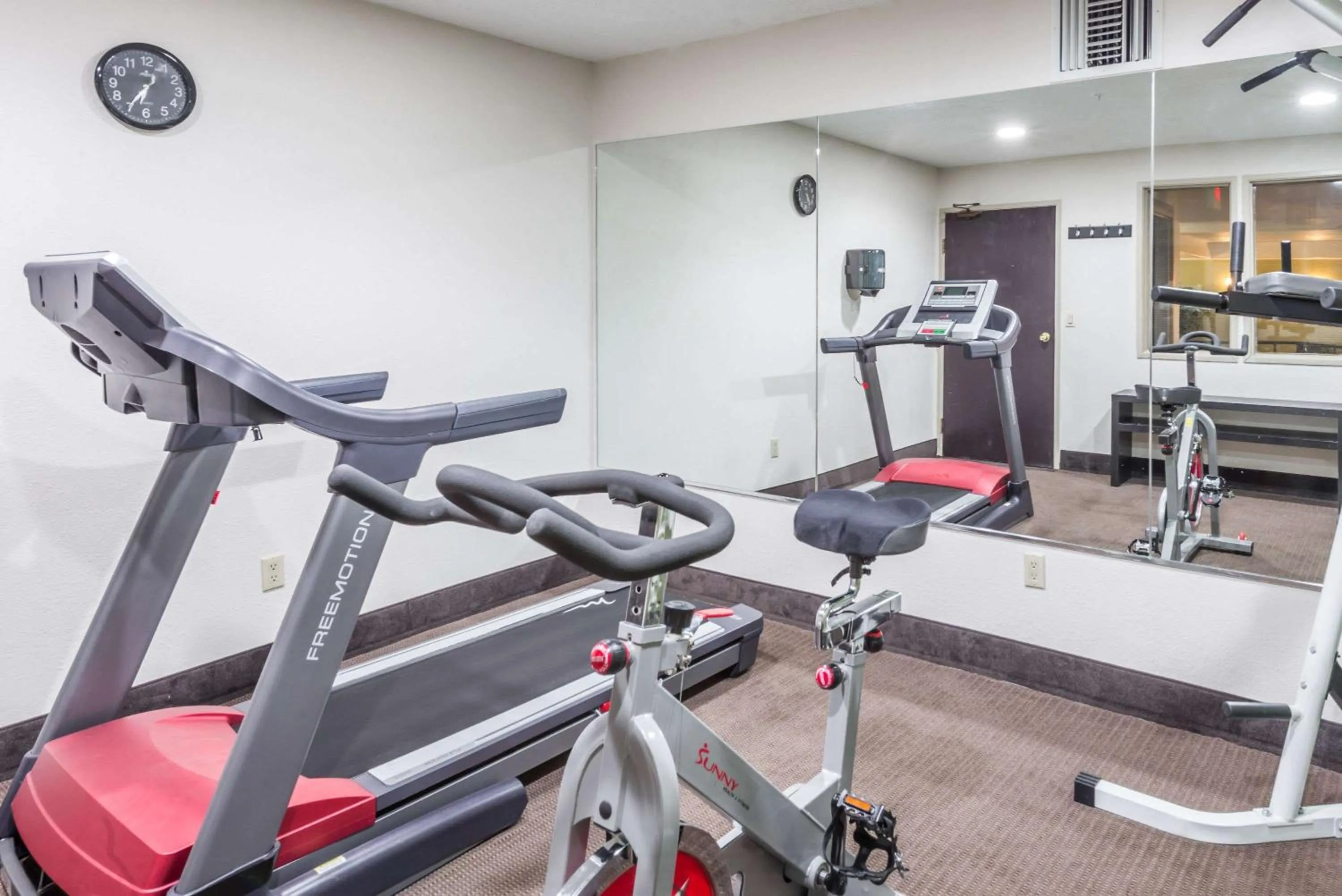 Fitness centre/facilities in Baymont by Wyndham Pueblo