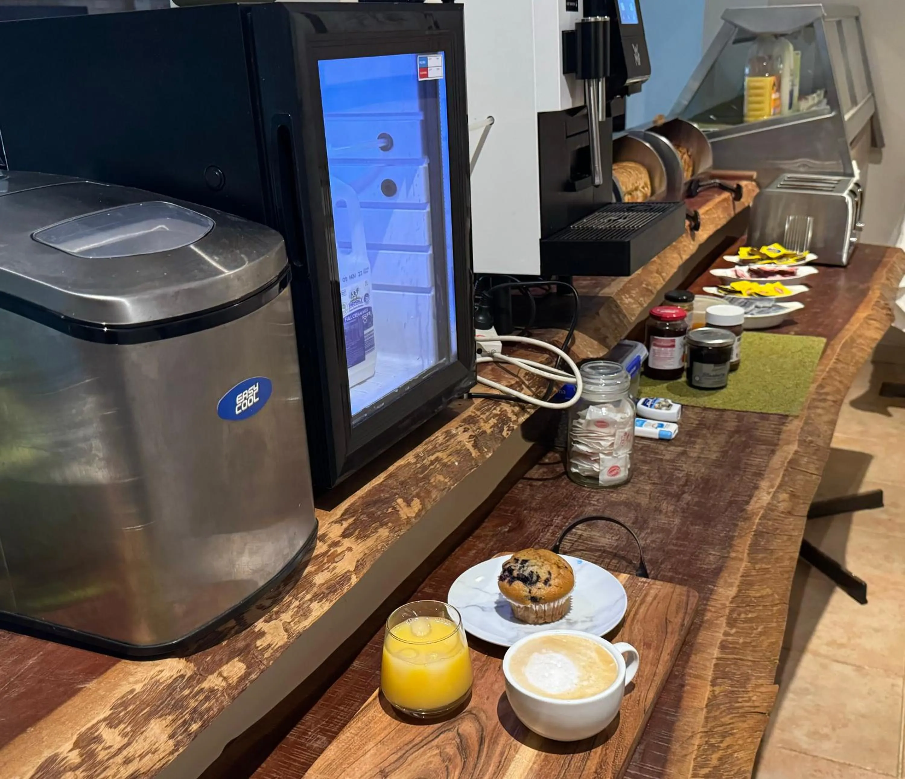 Breakfast in Sinclairs Country Retreat - Adults Only