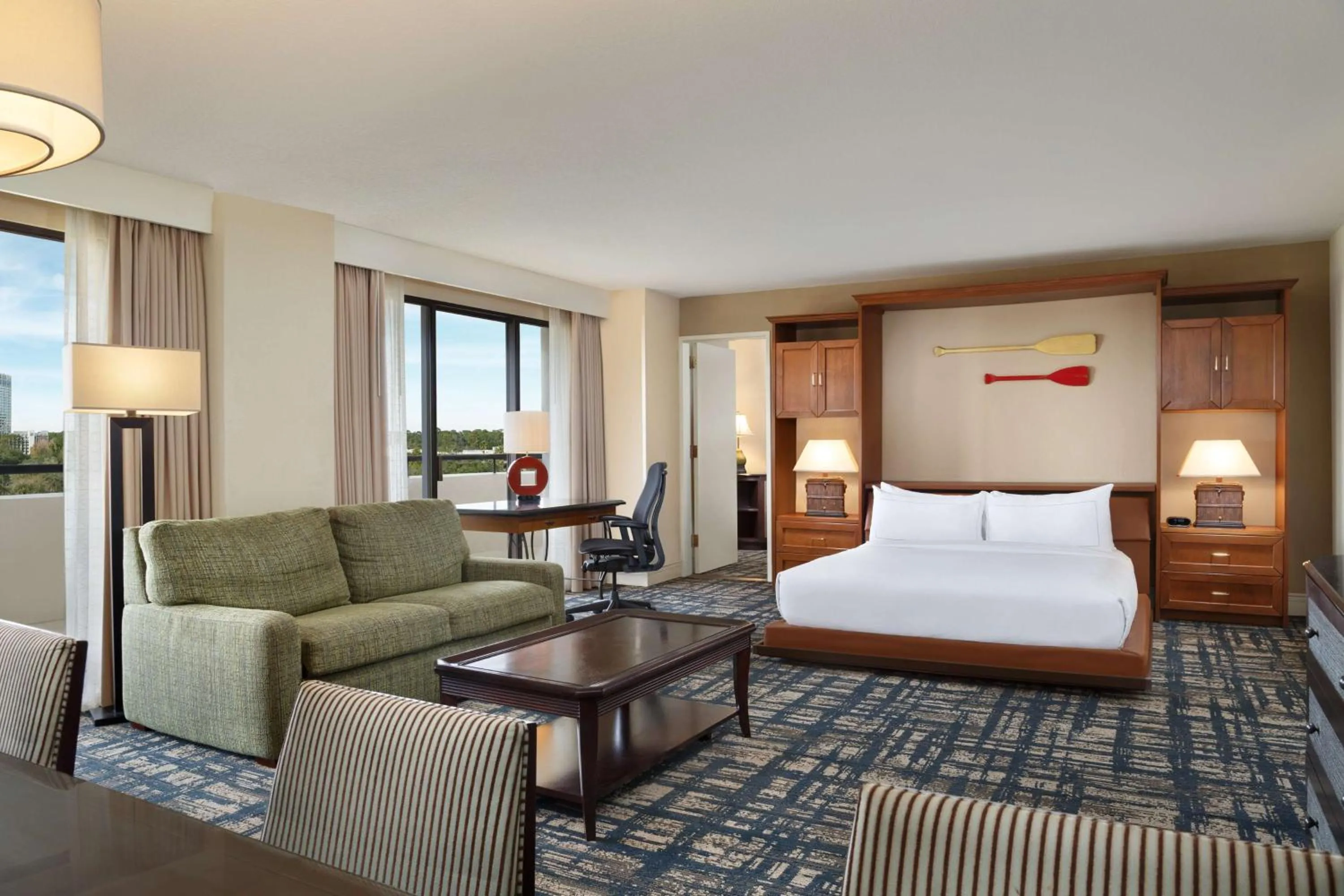 Living room, Bed in Hilton Orlando Lake Buena Vista - Disney Springs™ Area