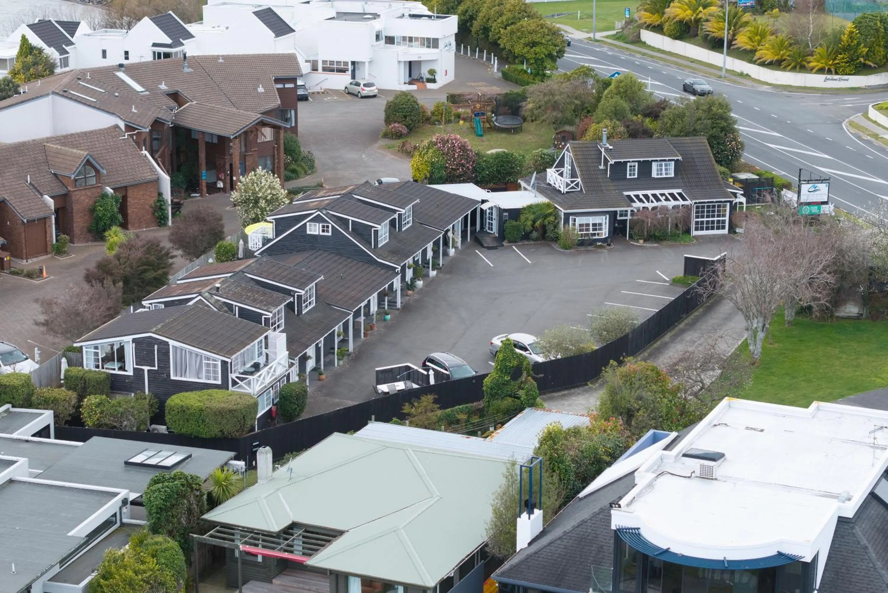 Property building in Cottage Mews Motel