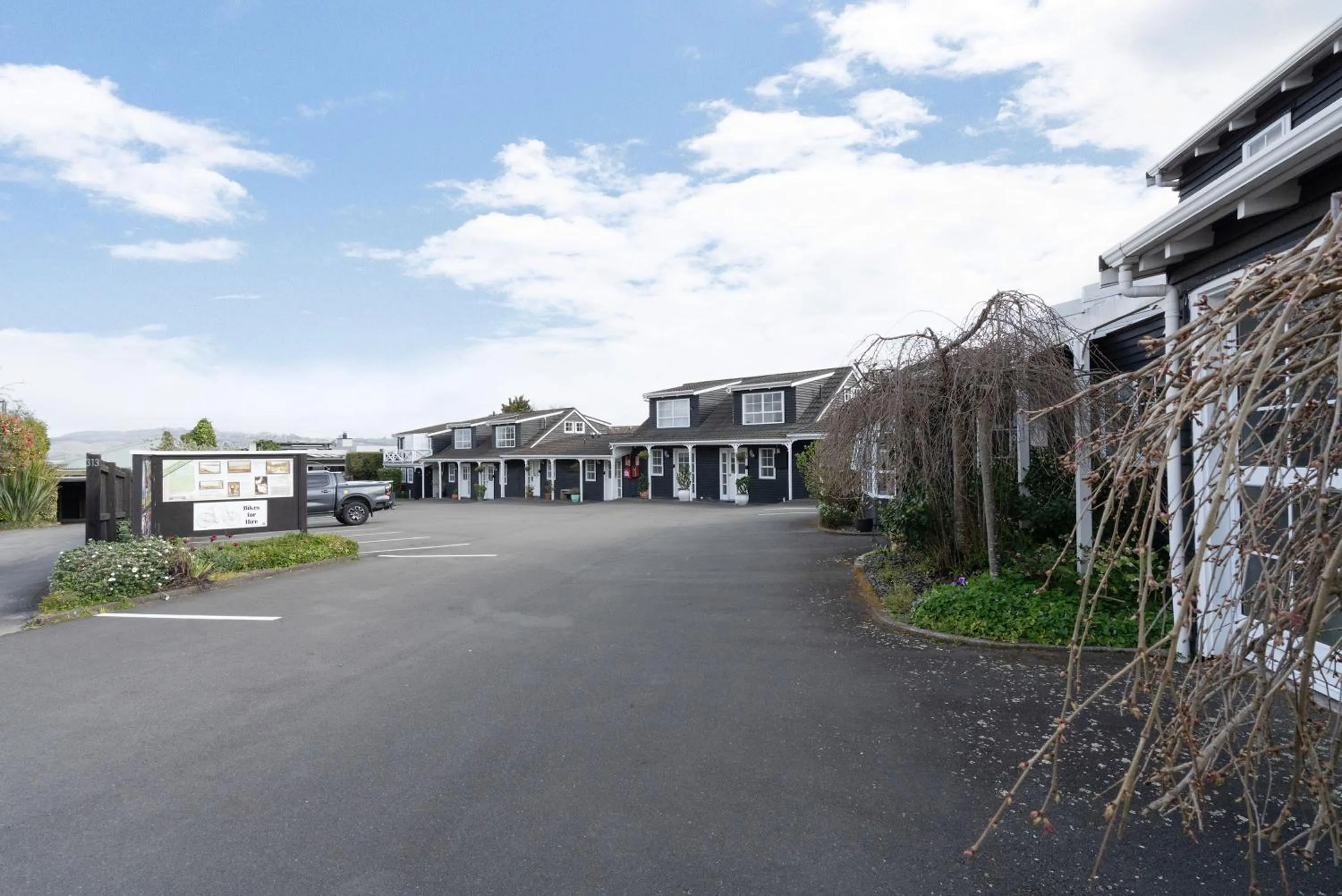 Property building in Cottage Mews Motel