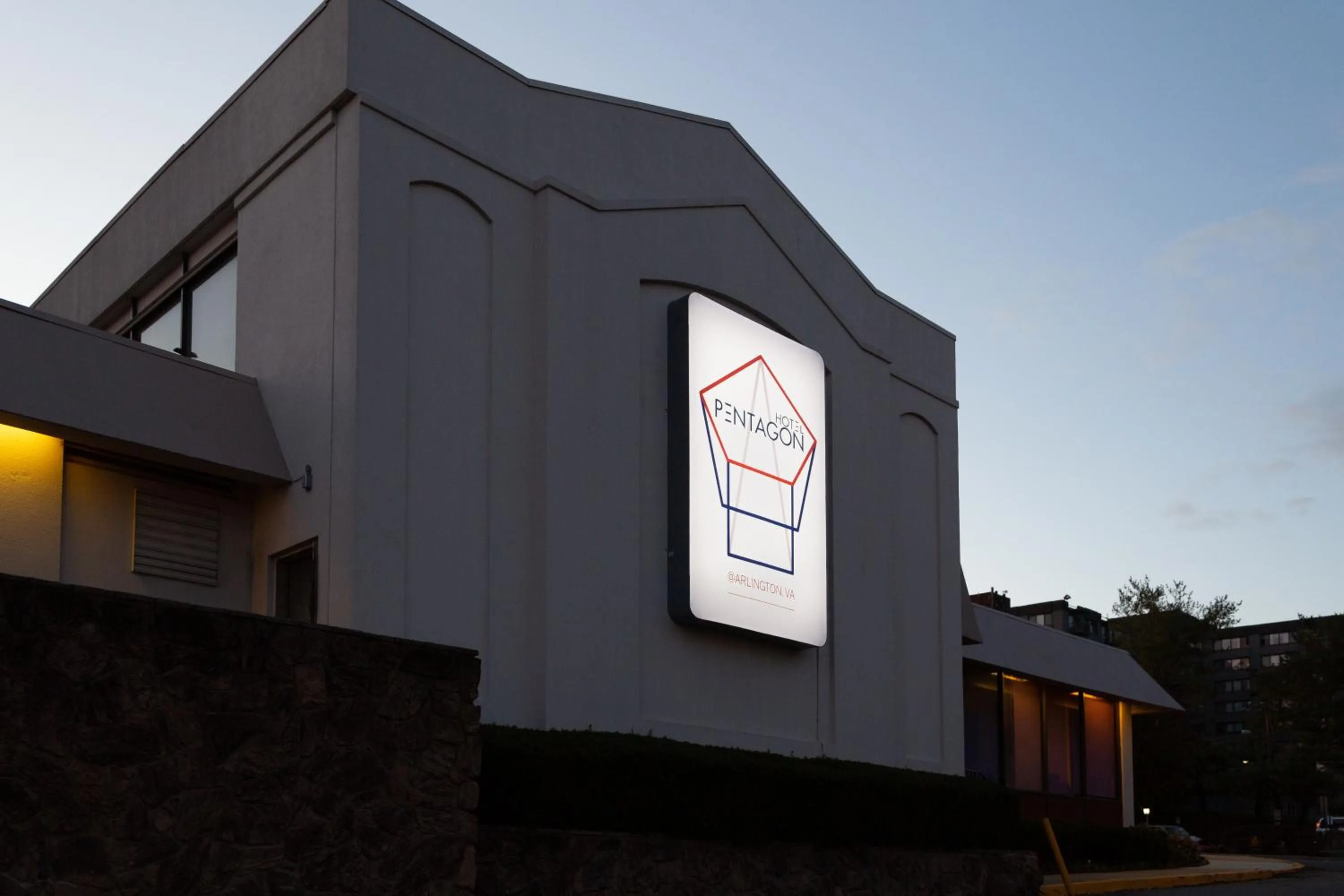 Property logo or sign in Hotel Pentagon