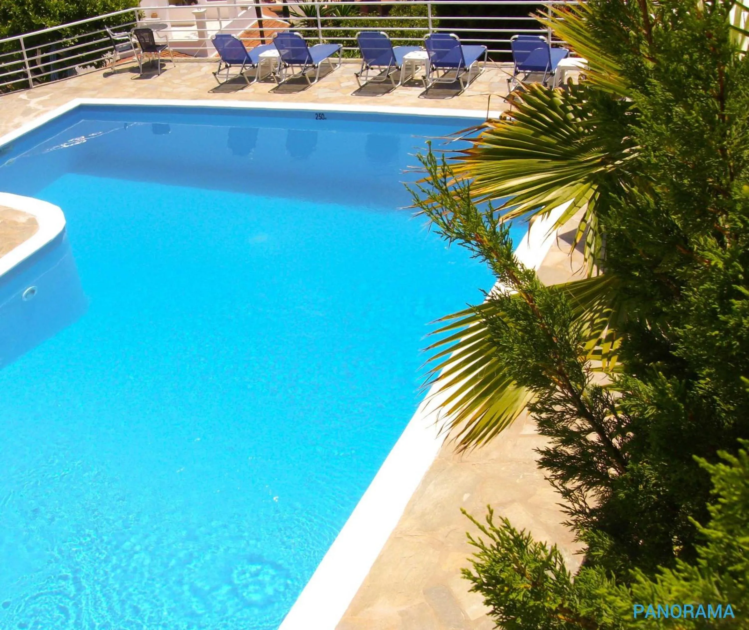 Restaurant/places to eat in Panorama apartments