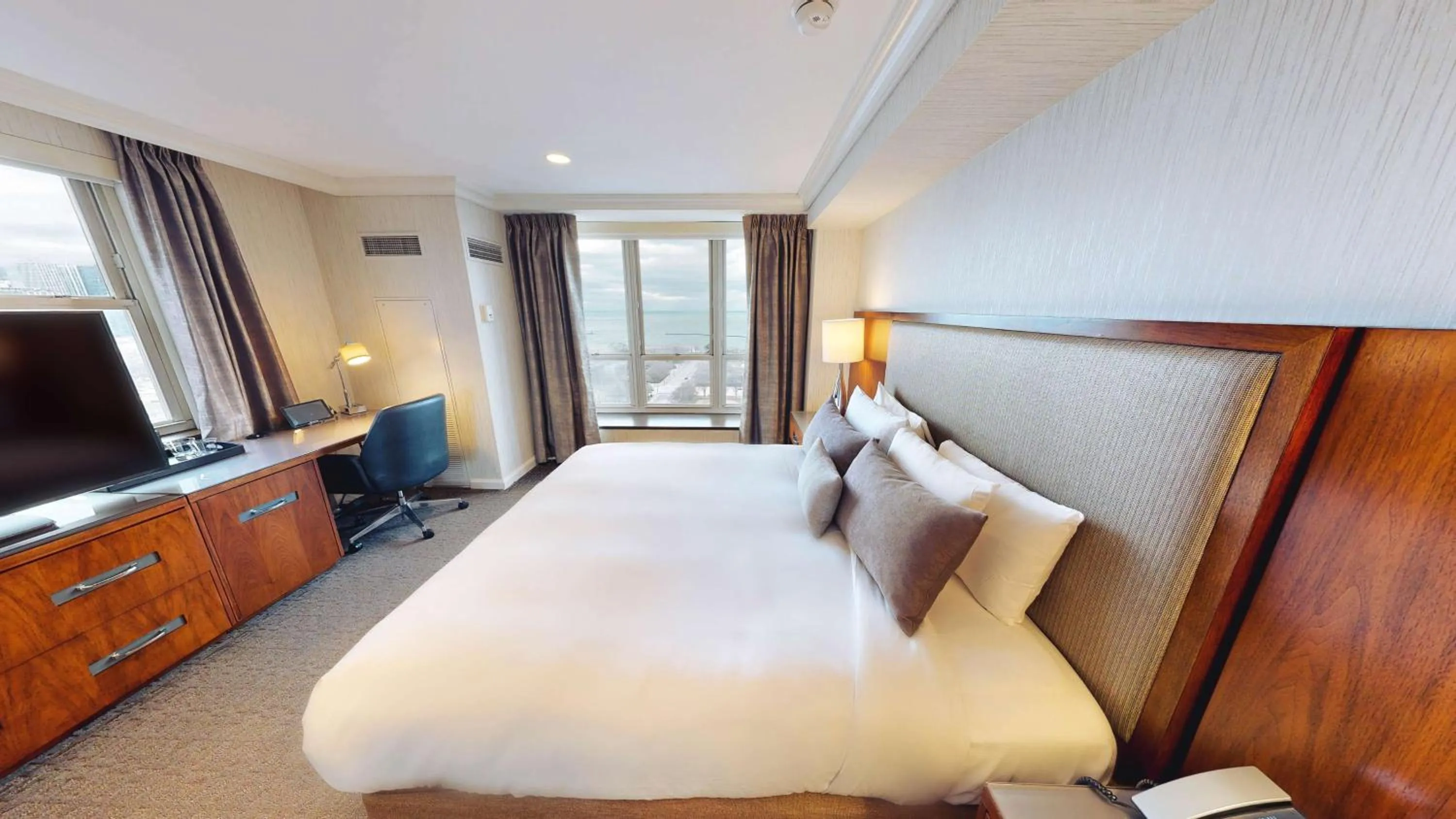 Bed in Hilton Chicago