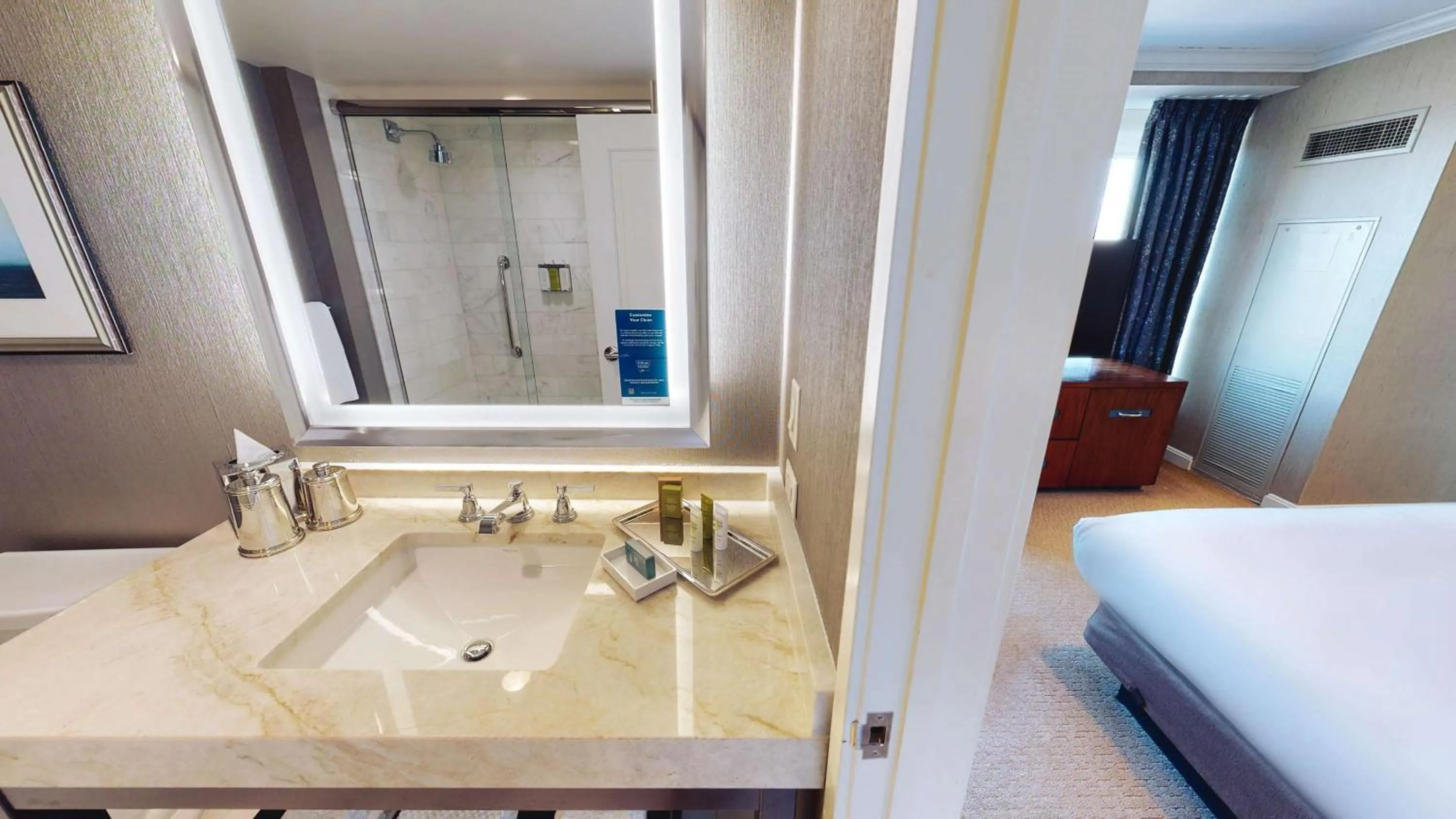 Bathroom, Bed in Hilton Chicago