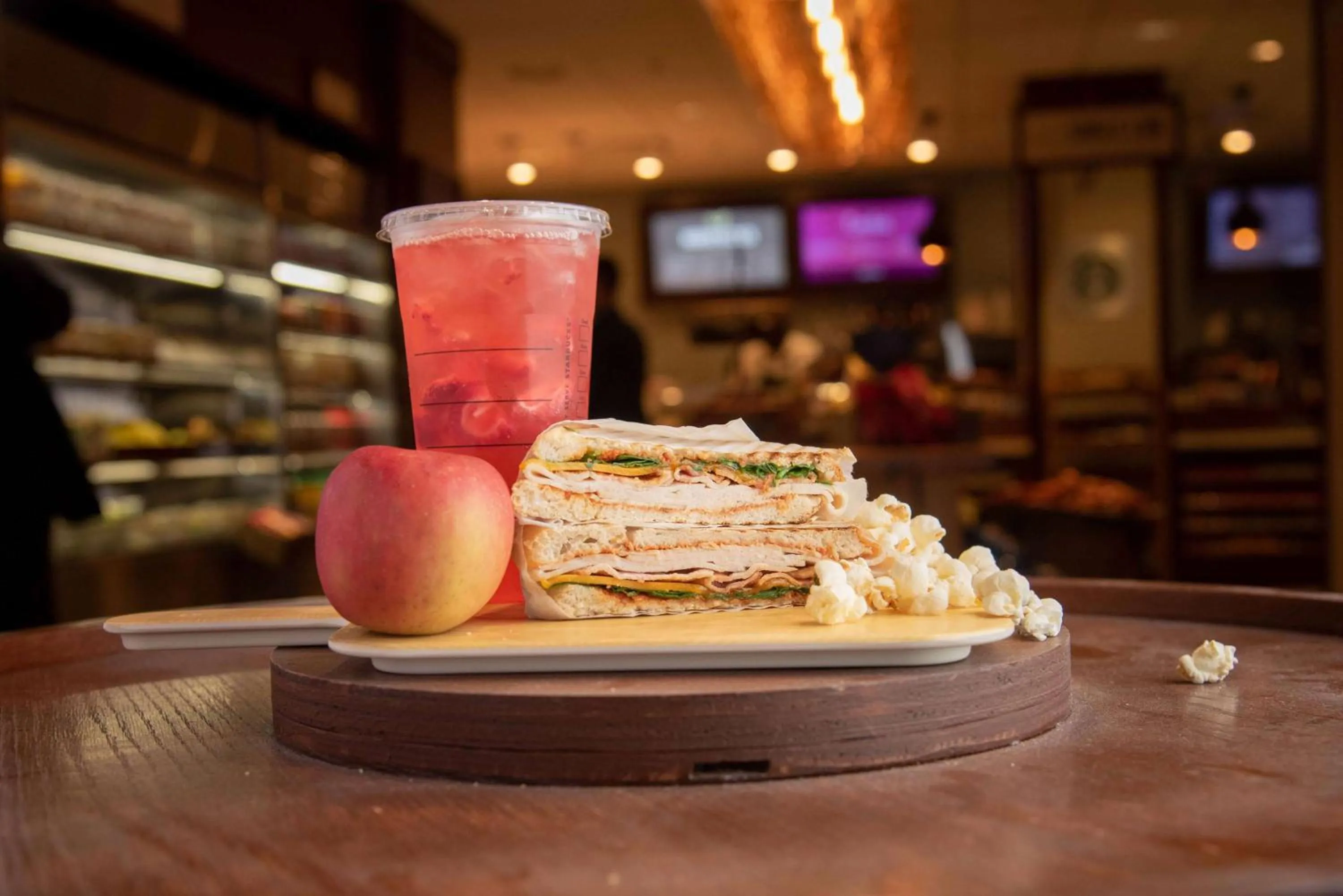 Lounge or bar in Hilton Chicago