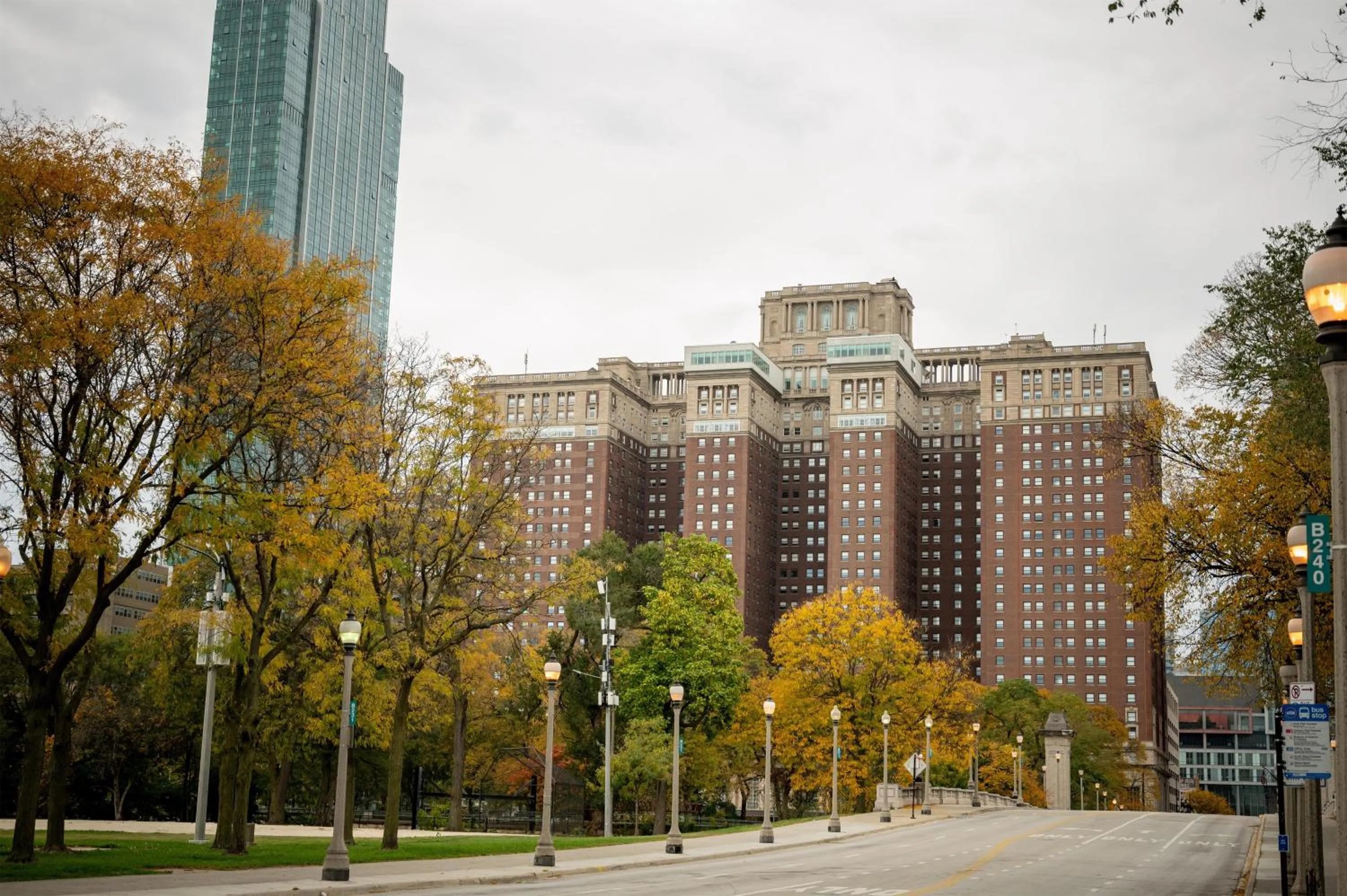 Property building in Hilton Chicago