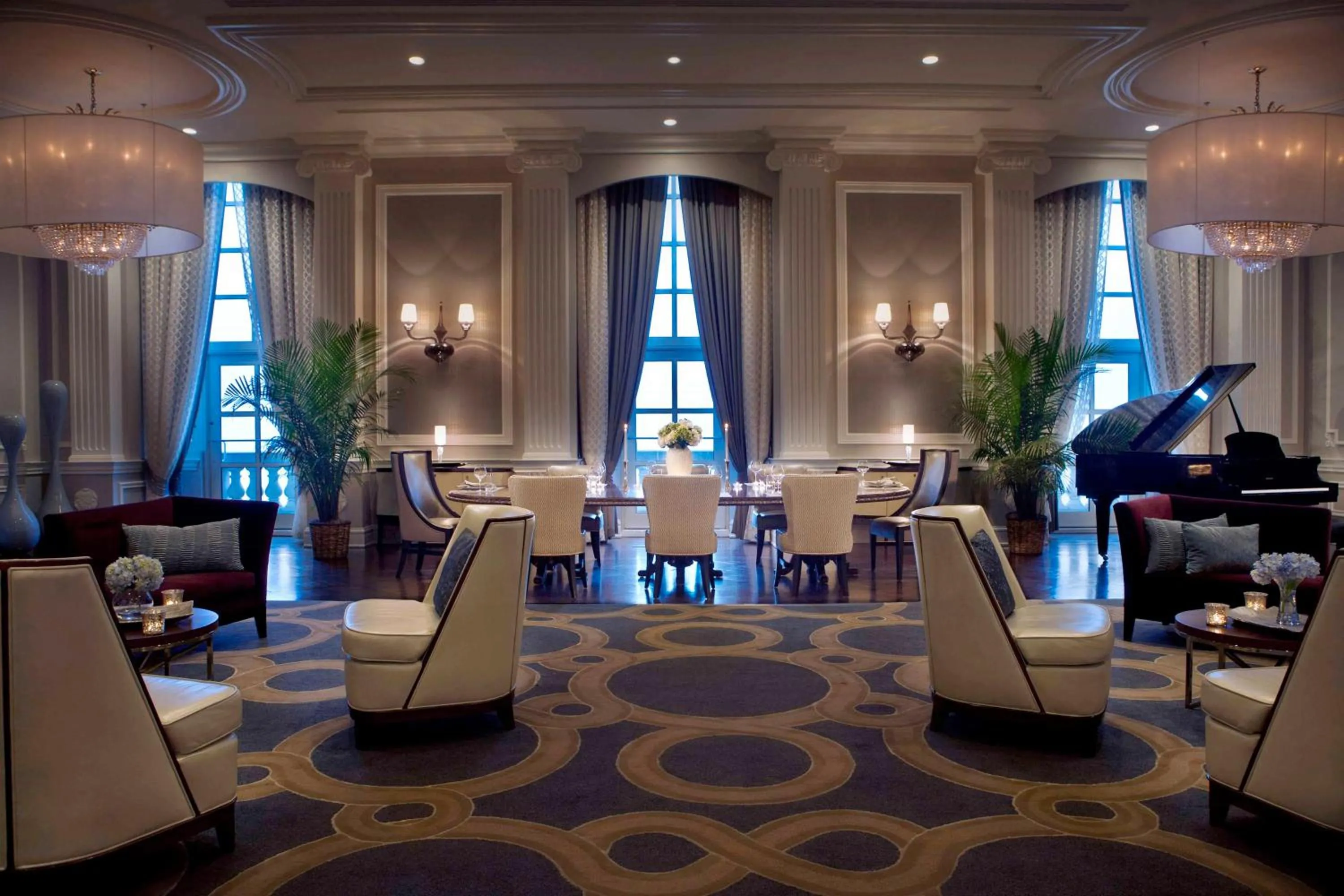 Living room in Hilton Chicago