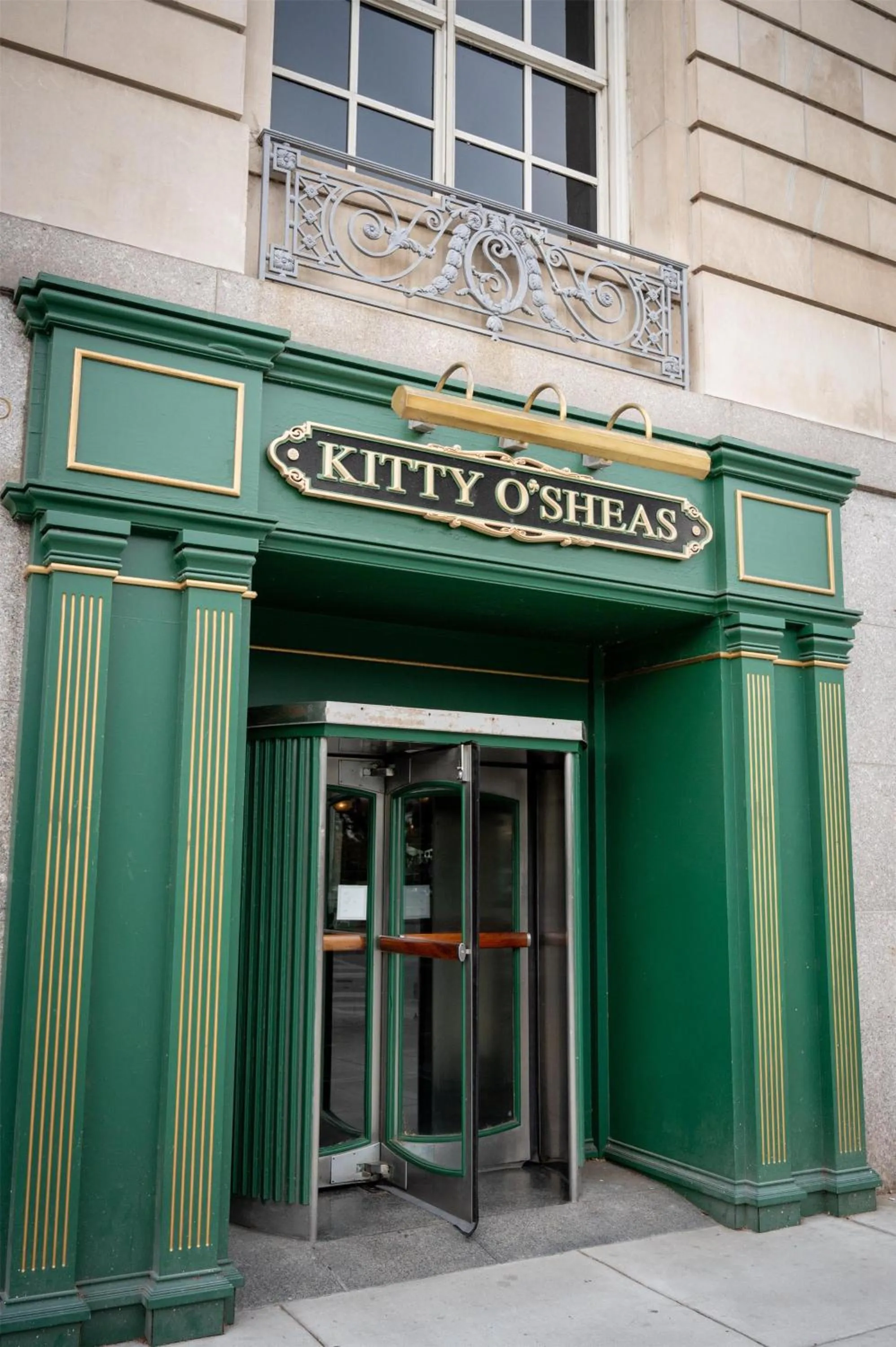 Restaurant/places to eat in Hilton Chicago