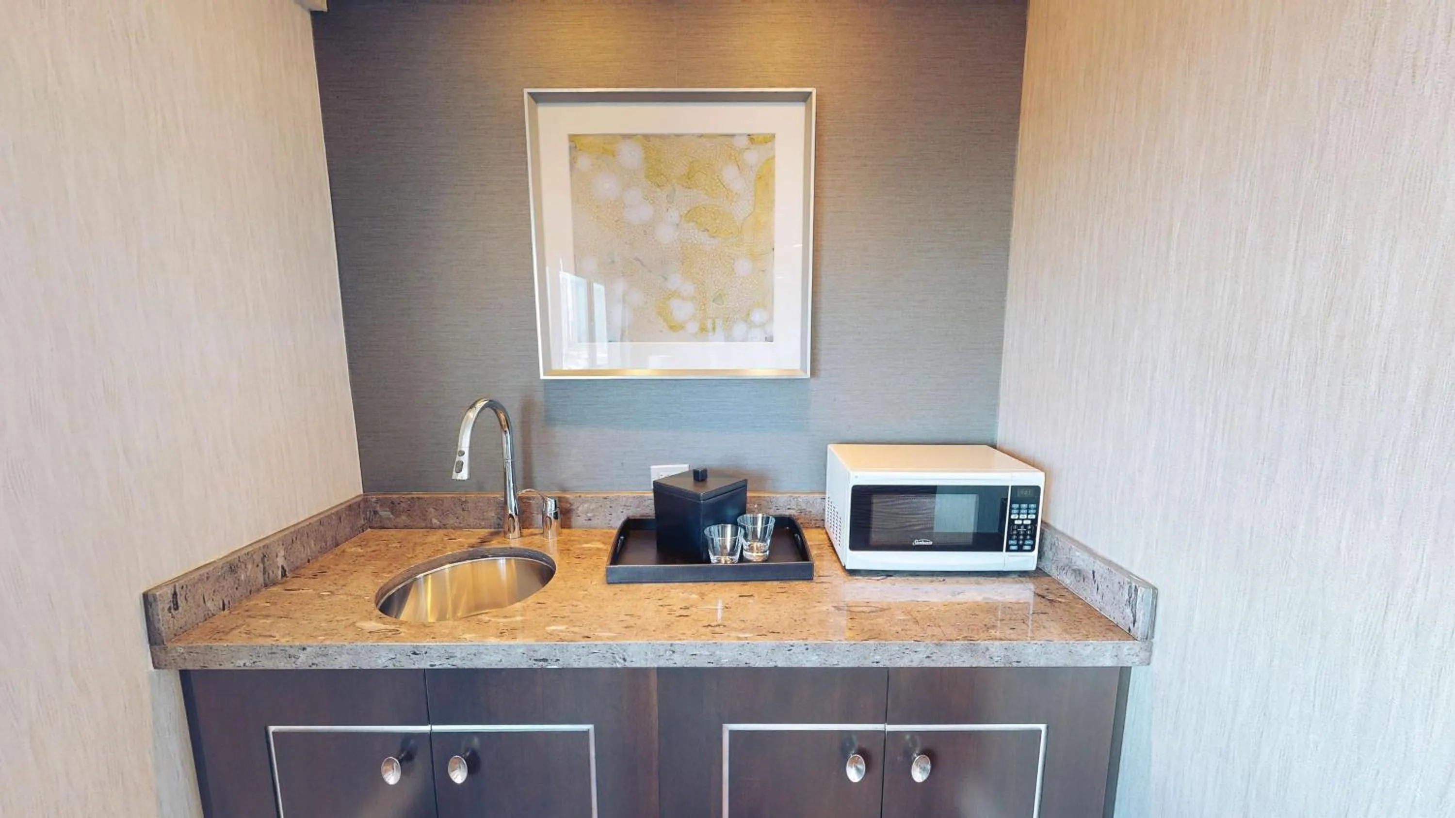 Photo of the whole room in Hilton Chicago