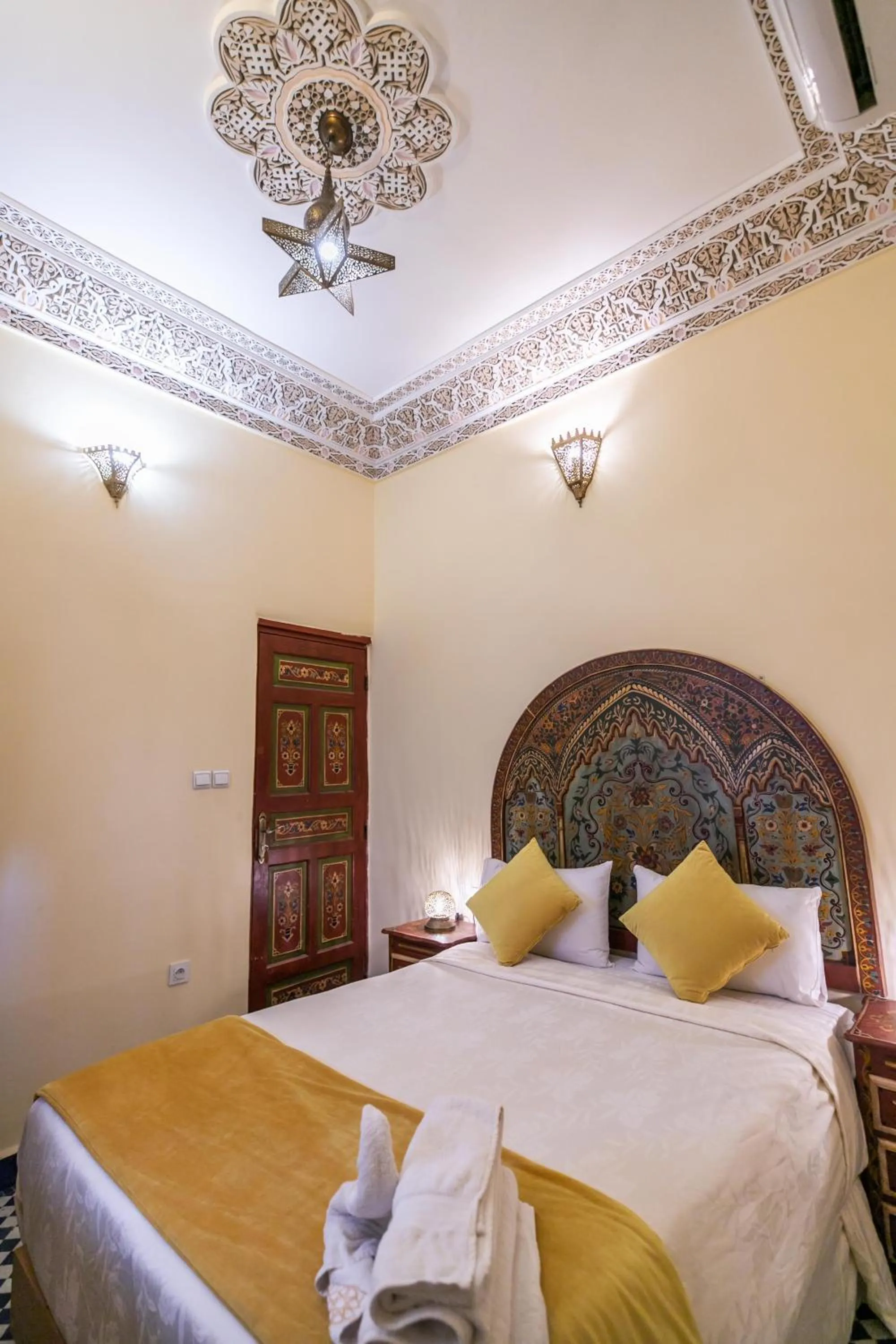 Bed in Dar Fes Tresor