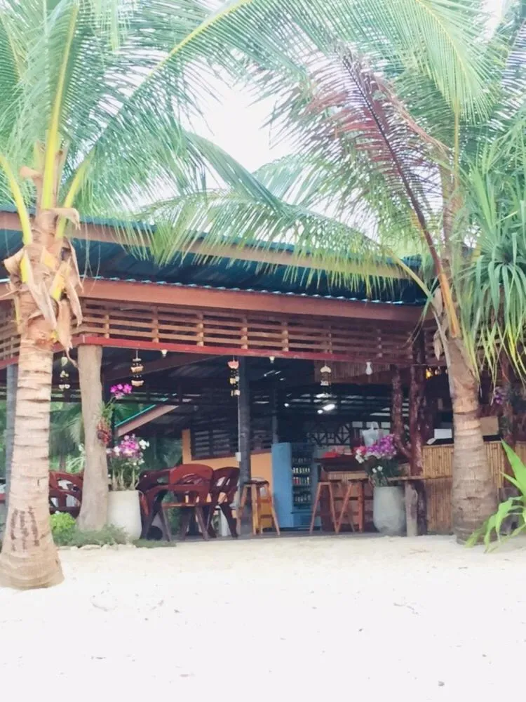 Restaurant/places to eat in Mook Tamarind Resort