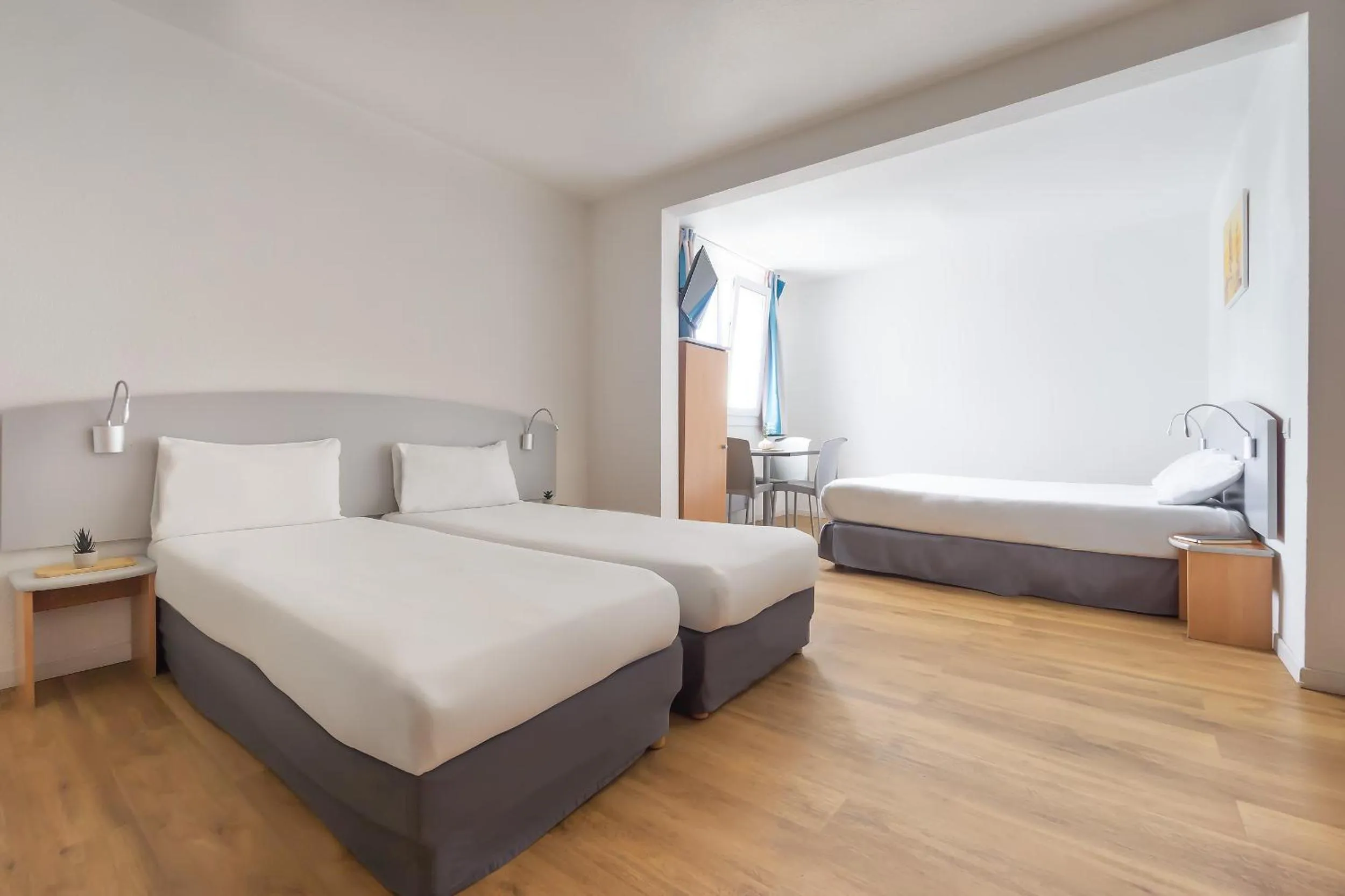 Photo of the whole room, Bed in City Residence Access Strasbourg