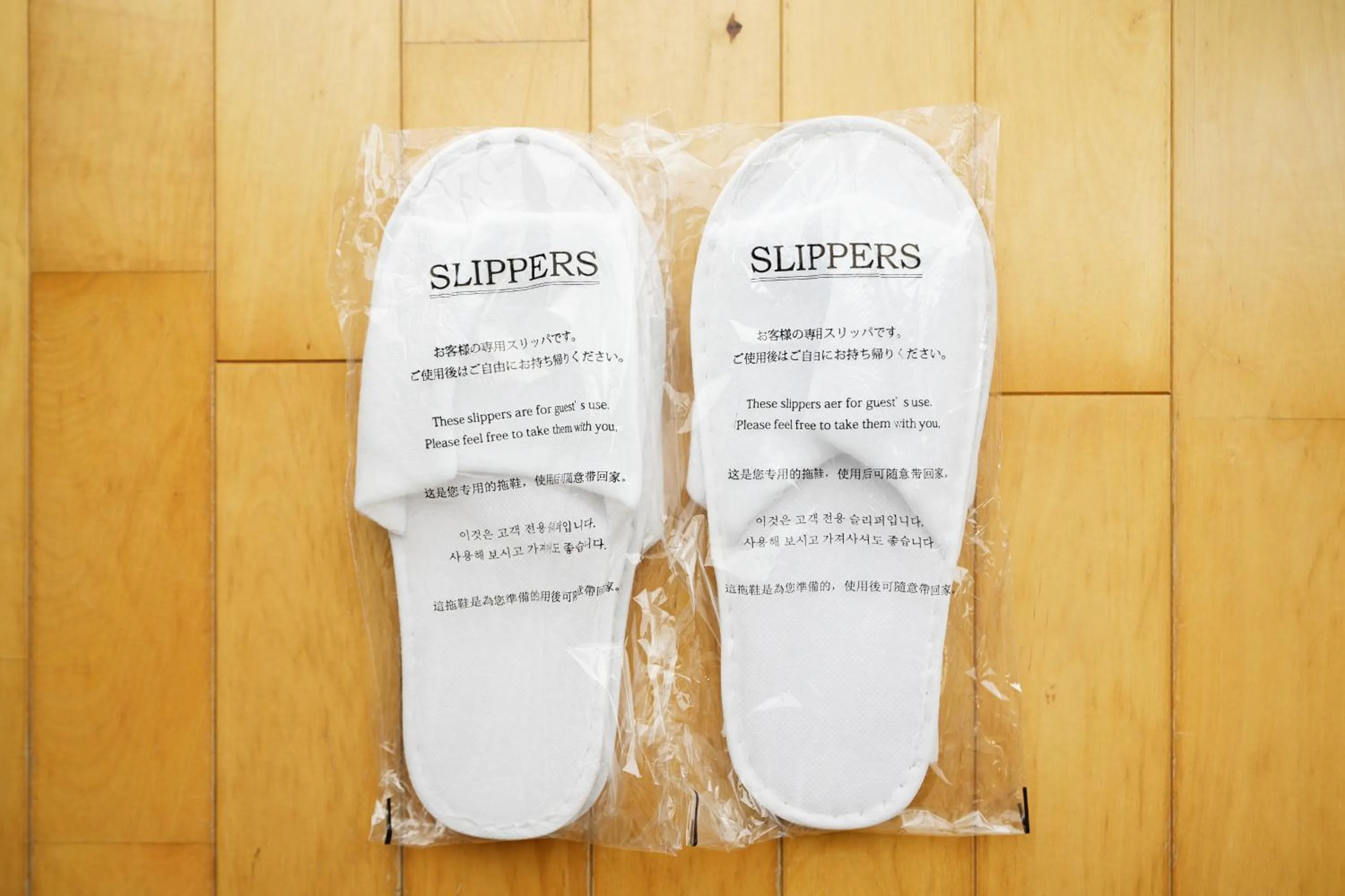 Photo of the whole room in Condominium GOLF GOLF Tsuboya