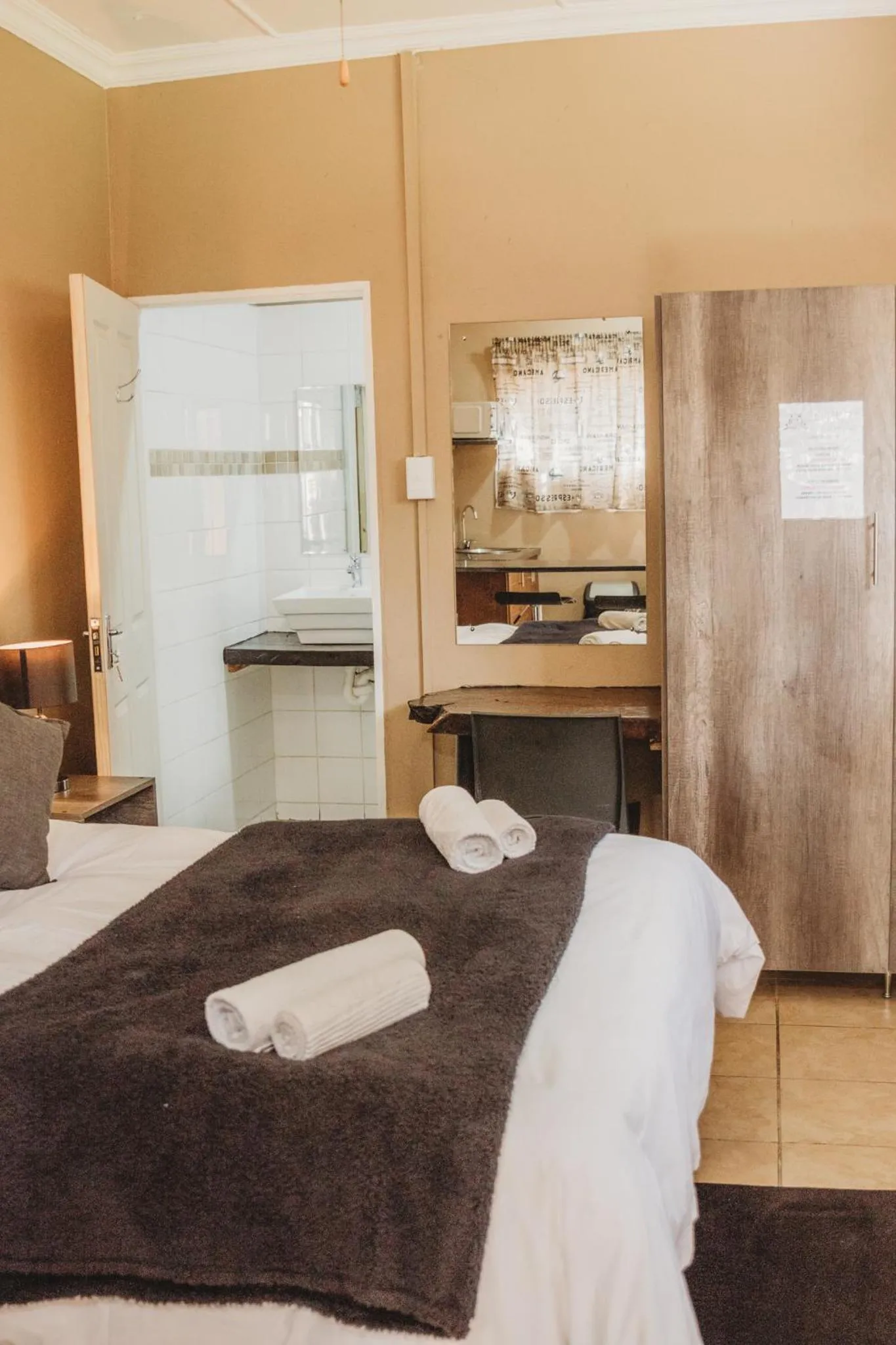 Photo of the whole room, Bed in Casa Leitao Lodge