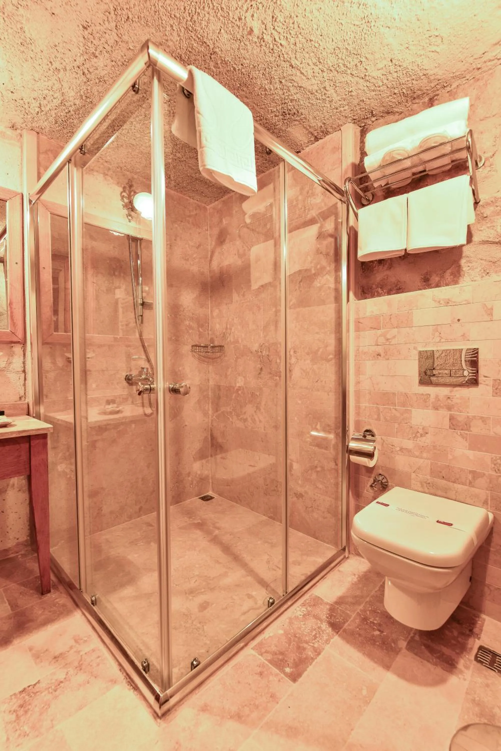 Shower in Mosaic Cave Hotel