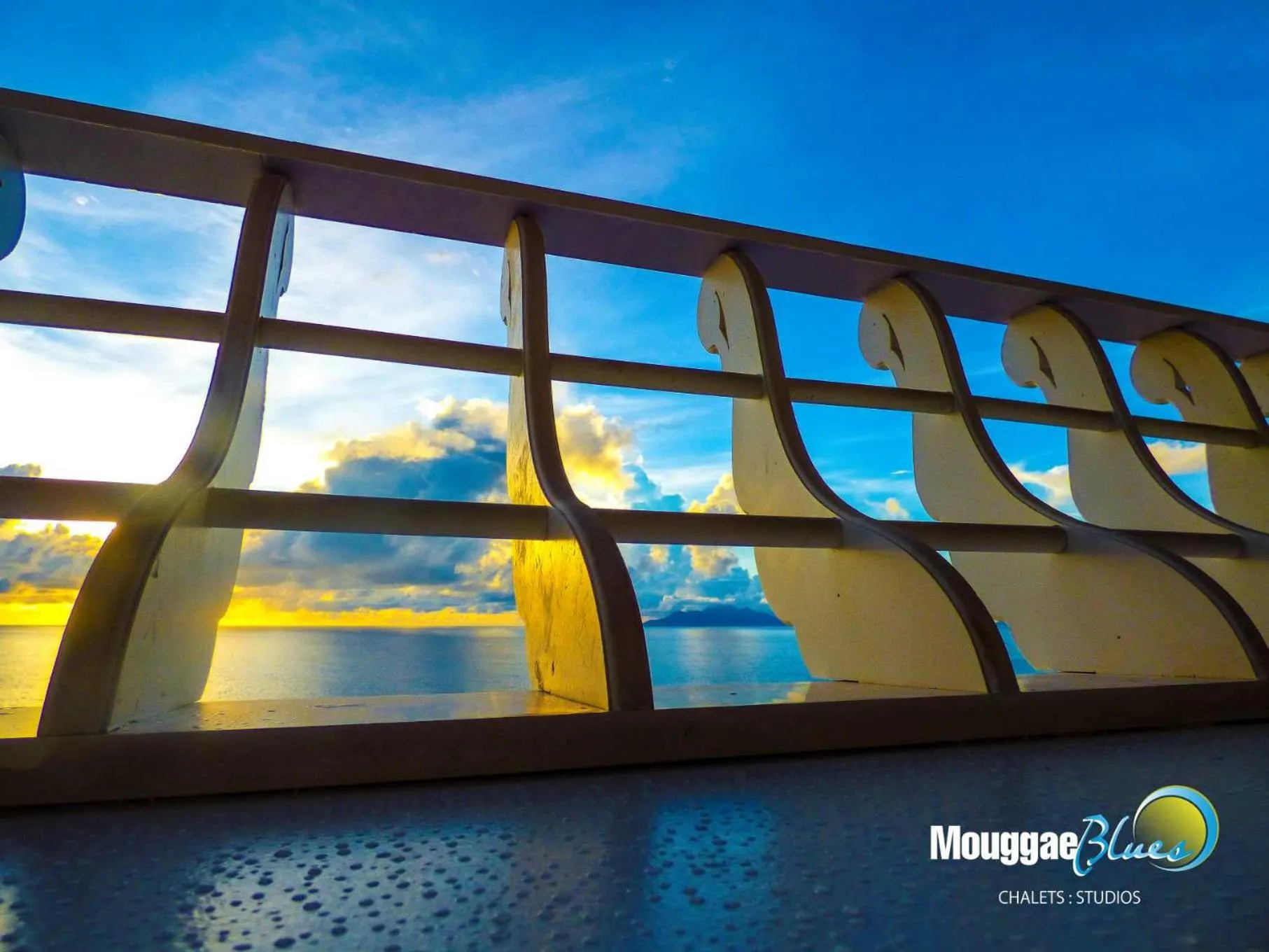 Sea view in Mouggae Blues Villas