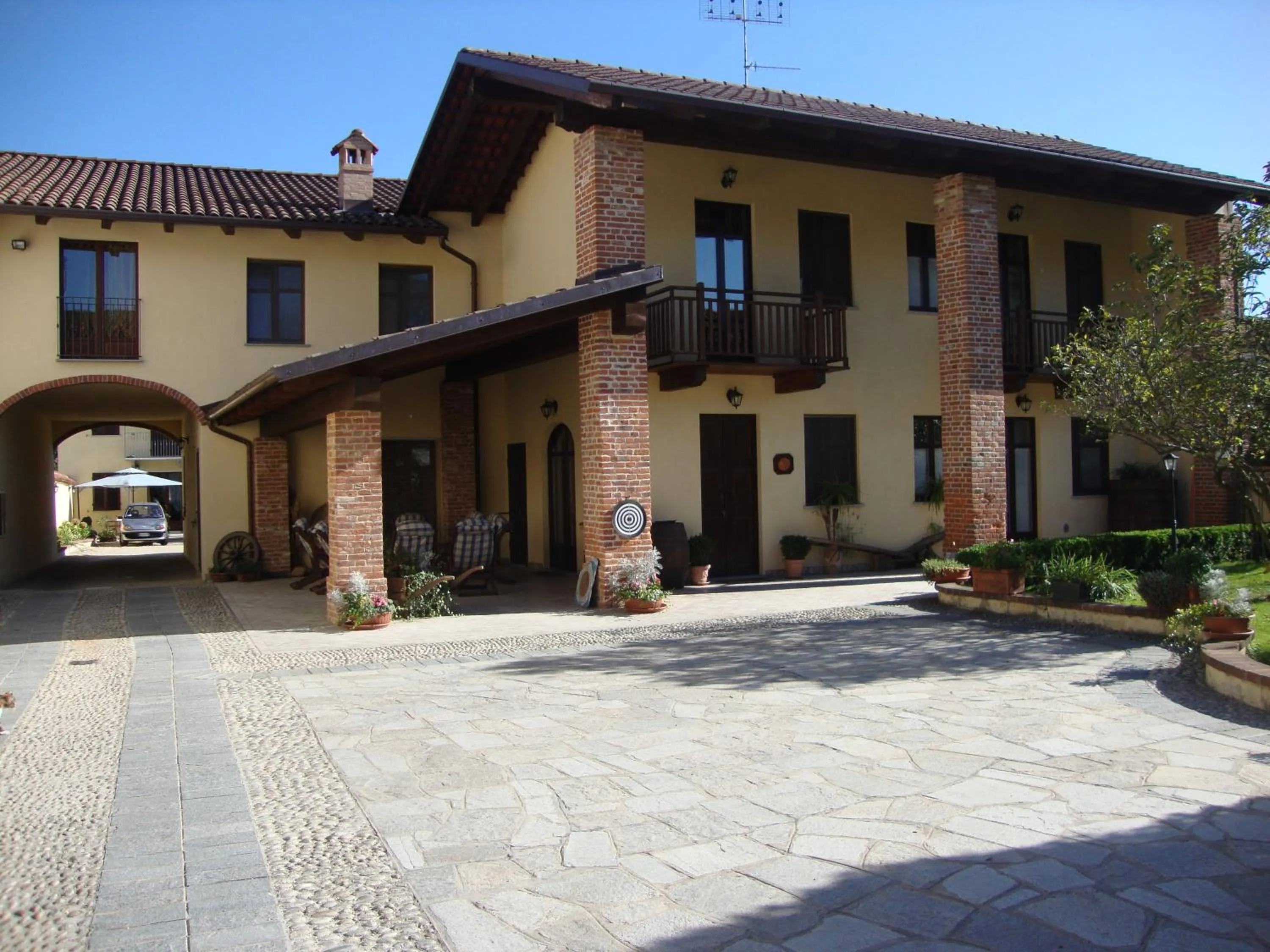 Facade/entrance in Al Calar Della Sera
