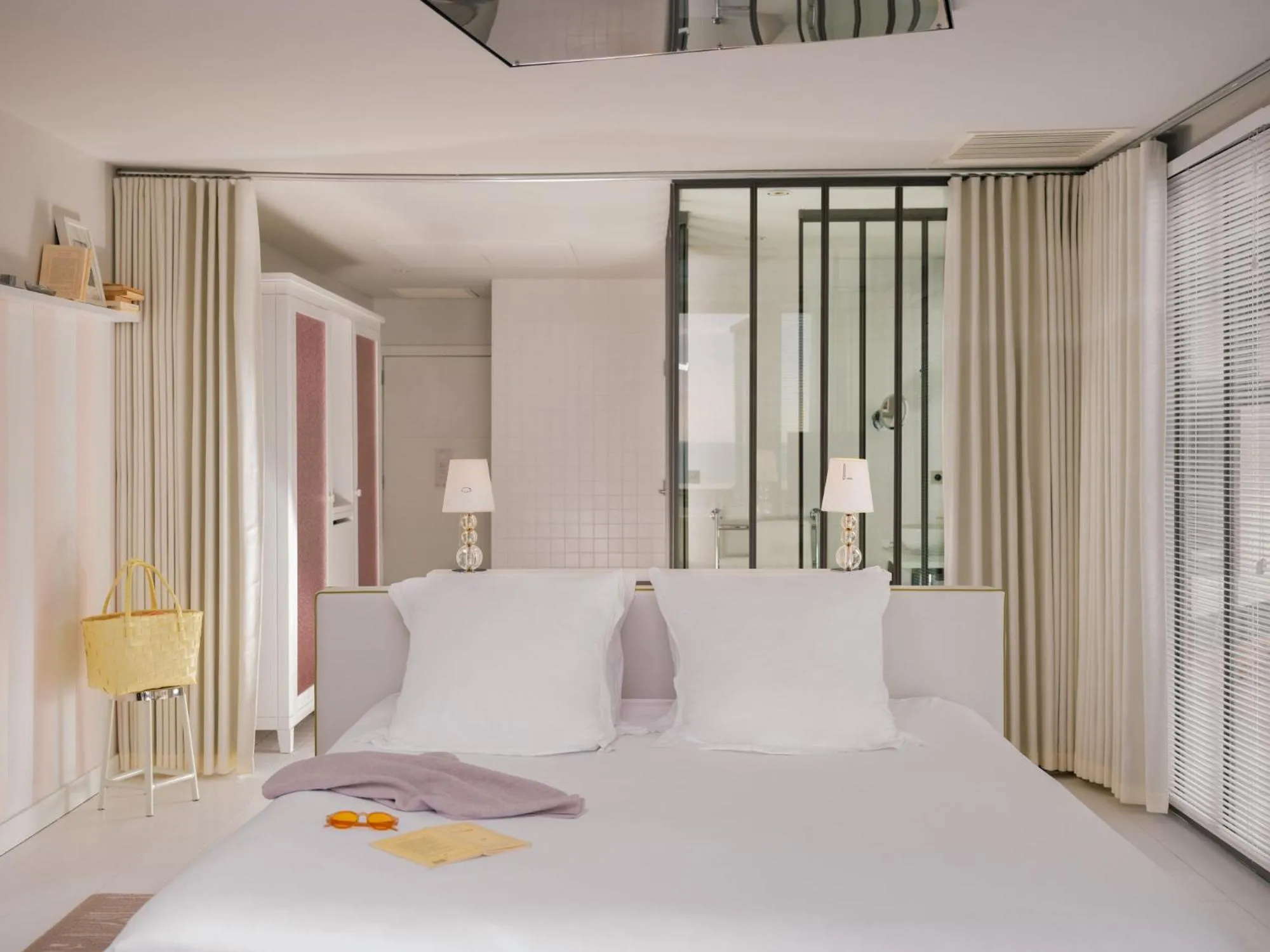 Bed in Hotel La Co(o)rniche