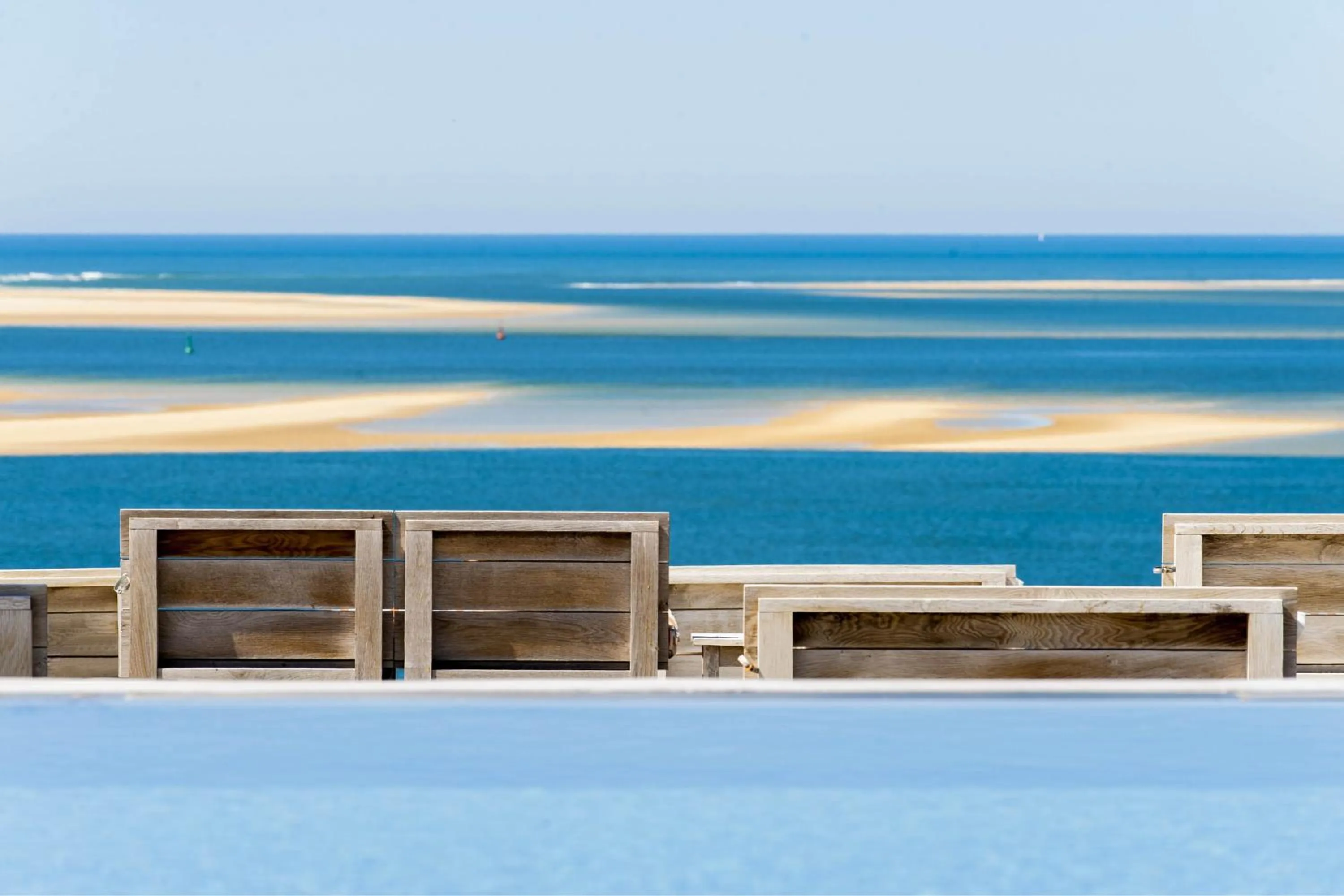 Swimming pool in Hotel La Co(o)rniche