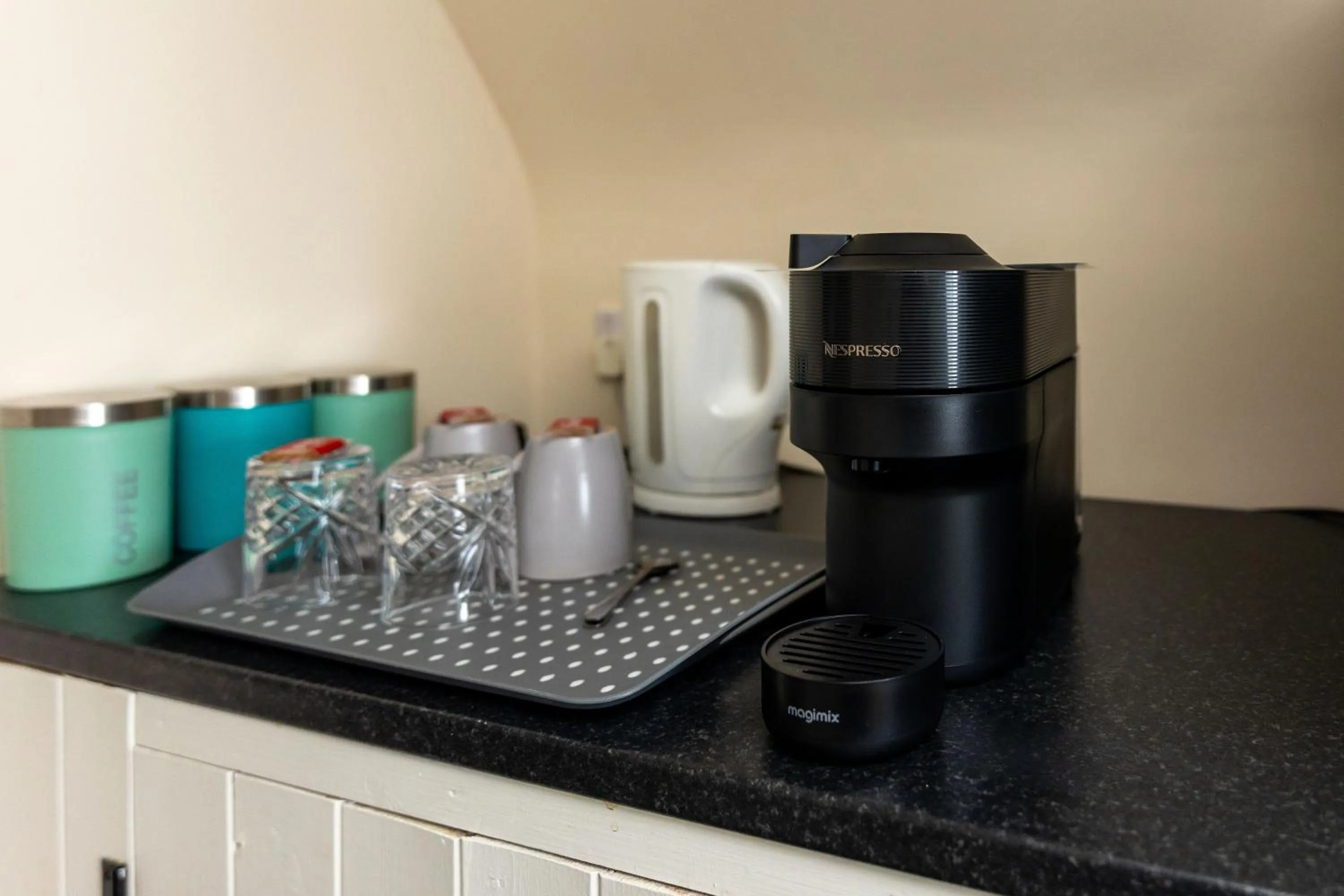 Coffee/tea facilities in The Clarendon Hotel