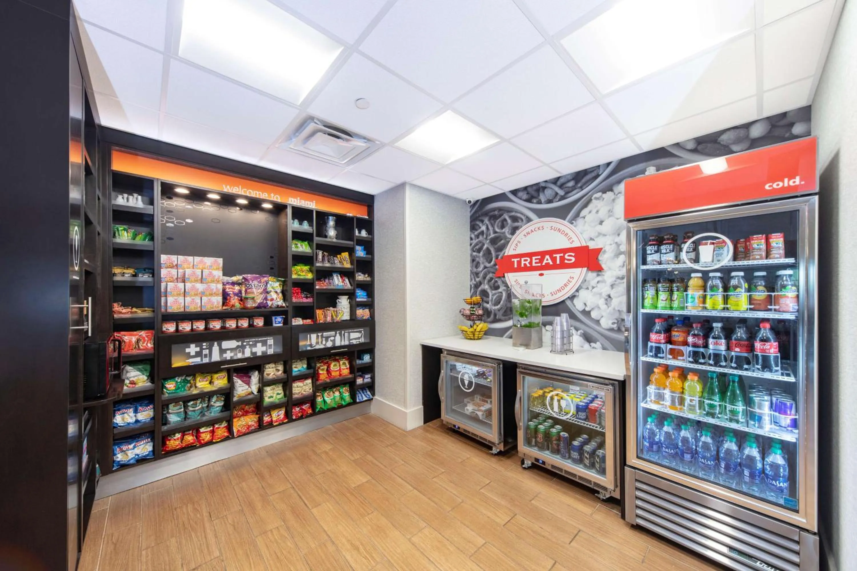 Restaurant/places to eat in Hampton Inn & Suites Miami Airport South/Blue Lagoon