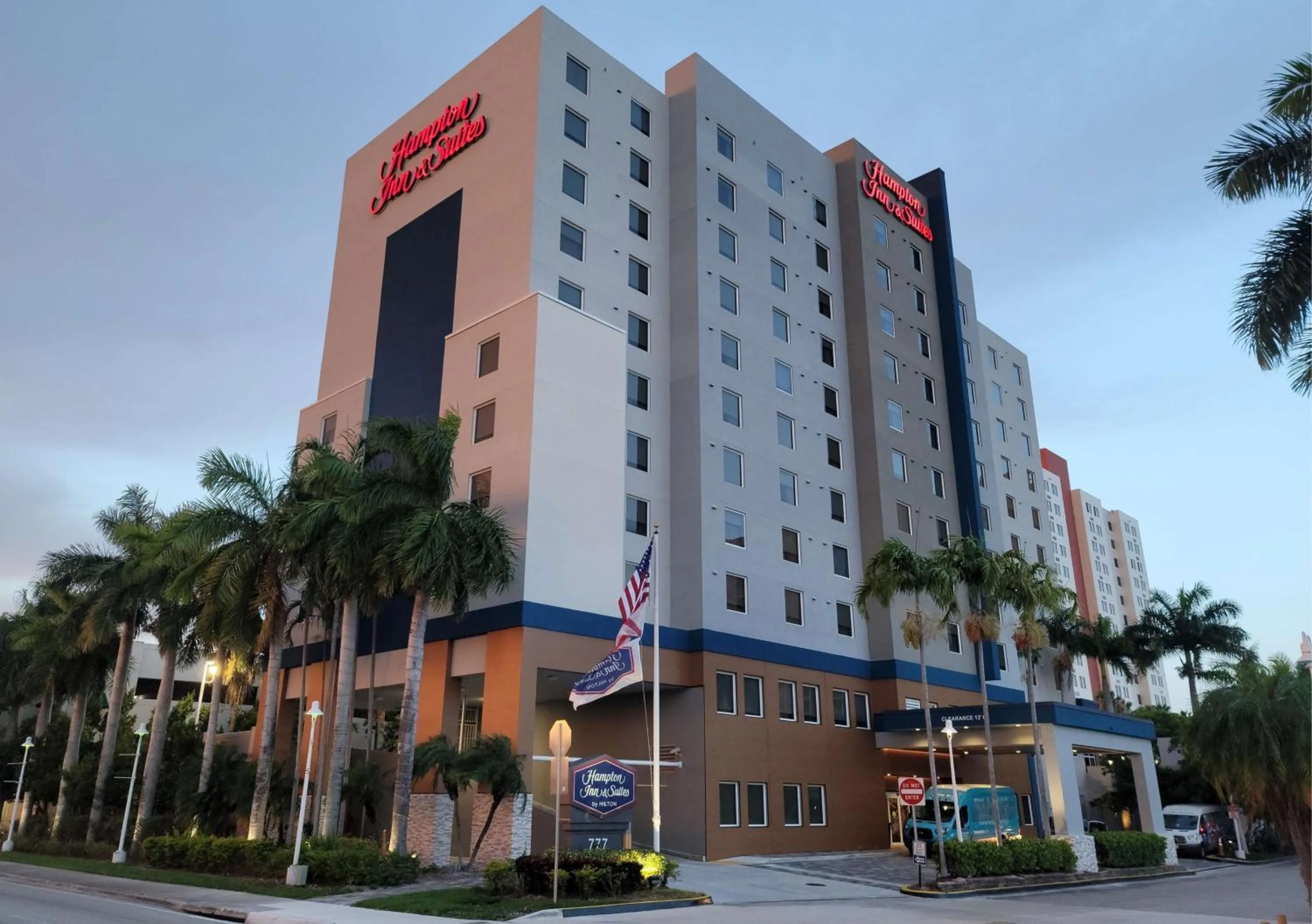 Property building in Hampton Inn & Suites Miami Airport South/Blue Lagoon