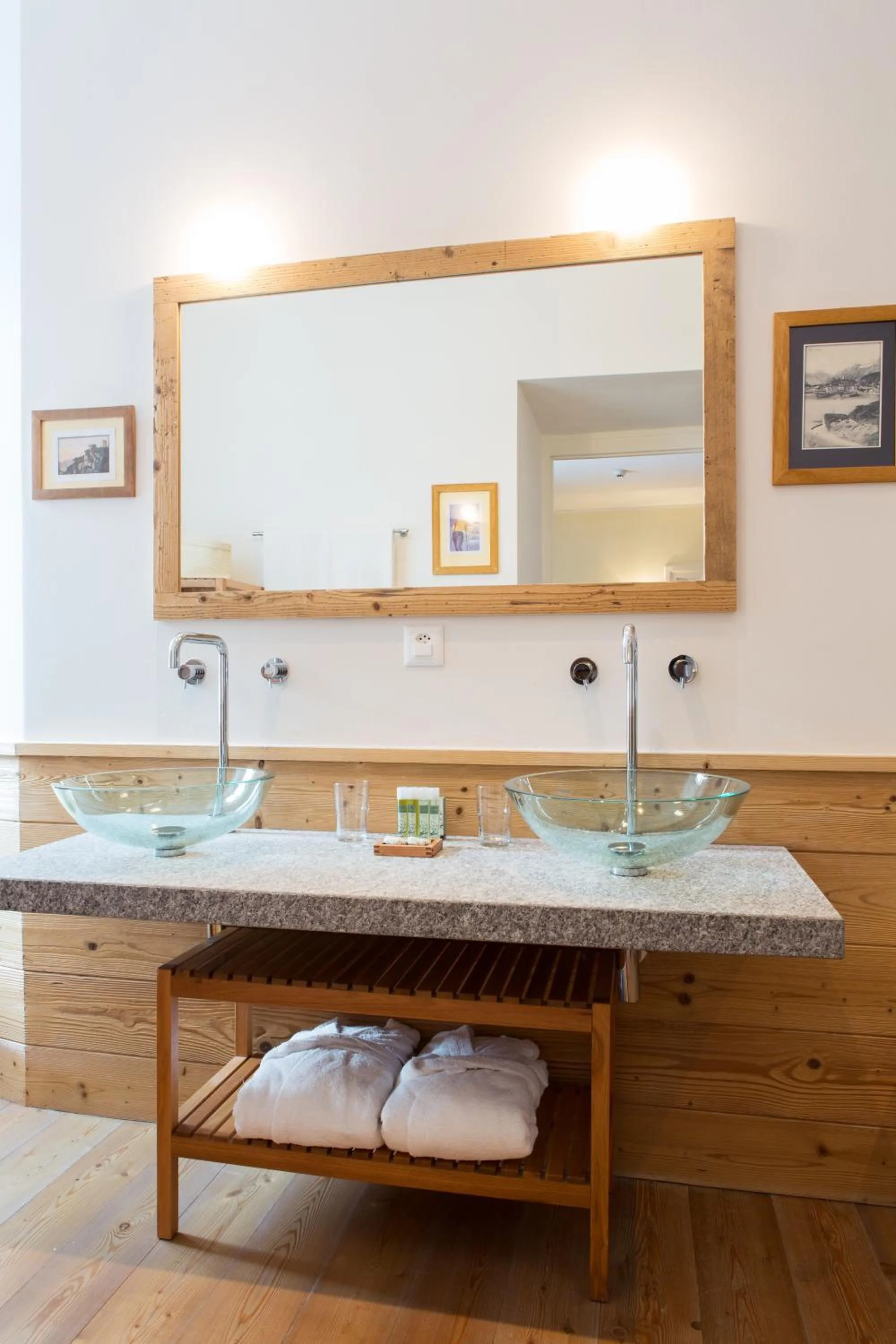 Bathroom in Maloja Palace Suites CO2-Neutral