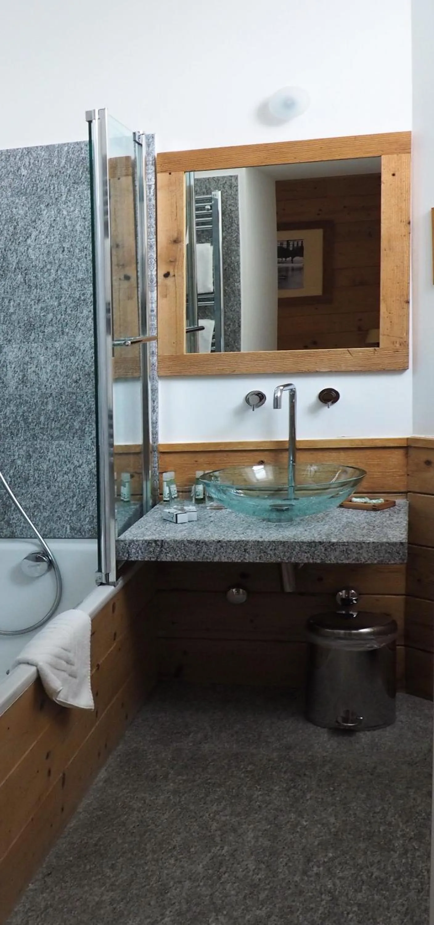 Bathroom in Maloja Palace Suites CO2-Neutral