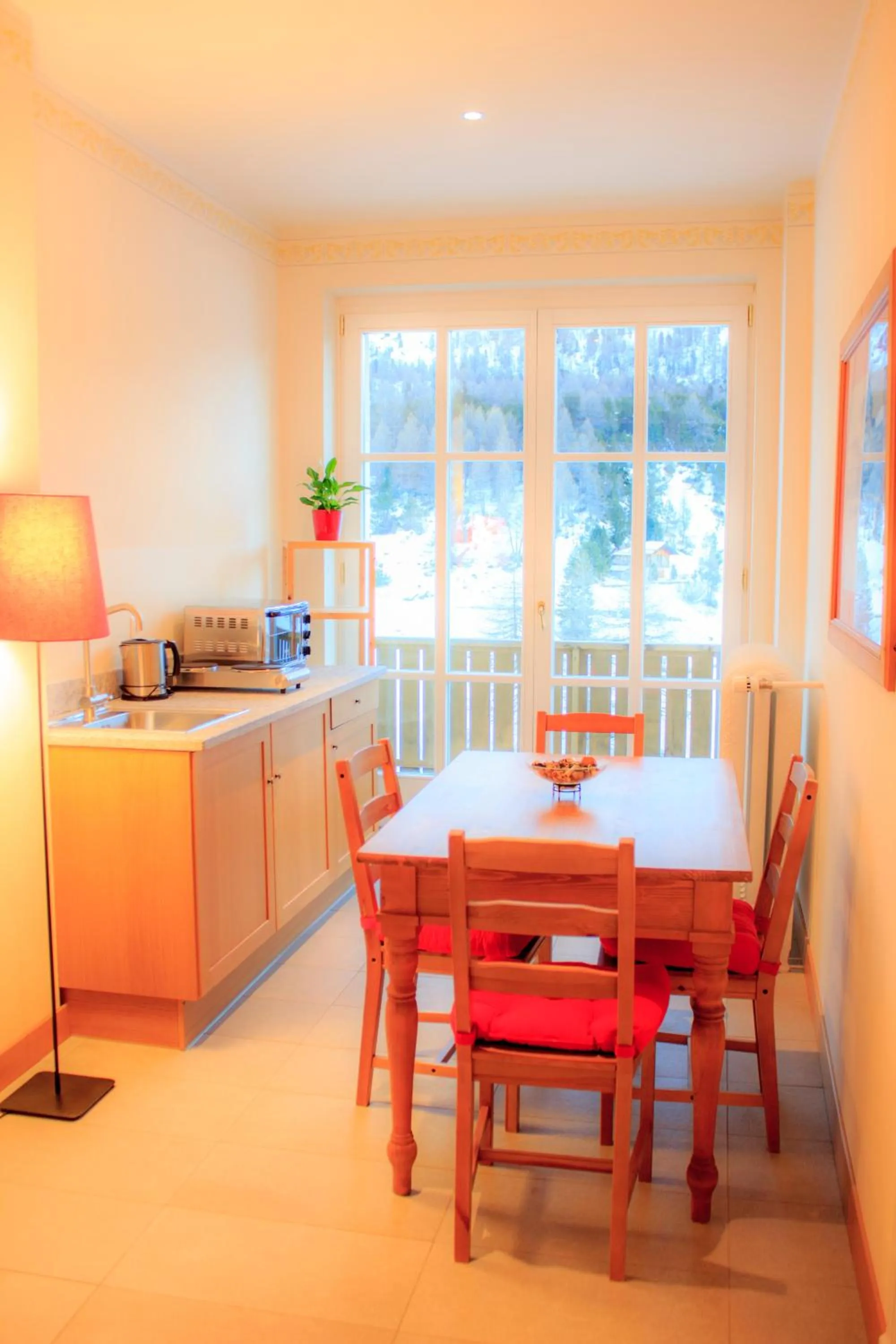 Dining area in Maloja Palace Suites CO2-Neutral
