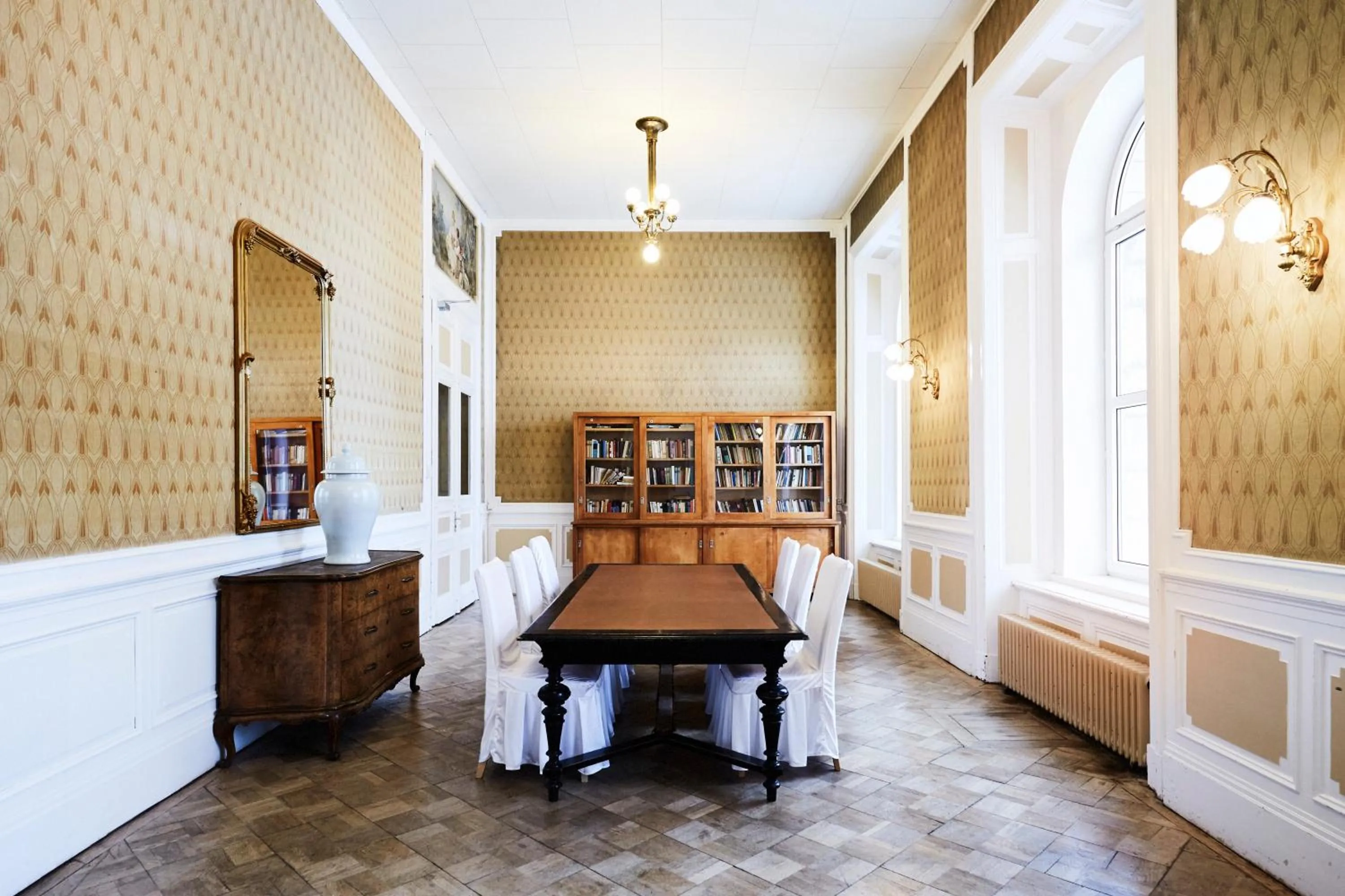 Bed in Maloja Palace Suites CO2-Neutral