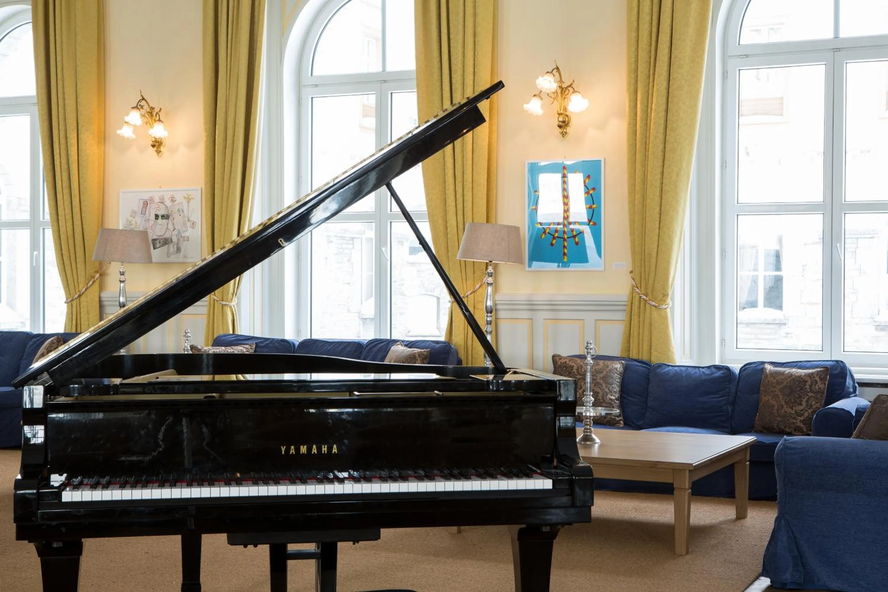 Lounge or bar in Maloja Palace Suites CO2-Neutral