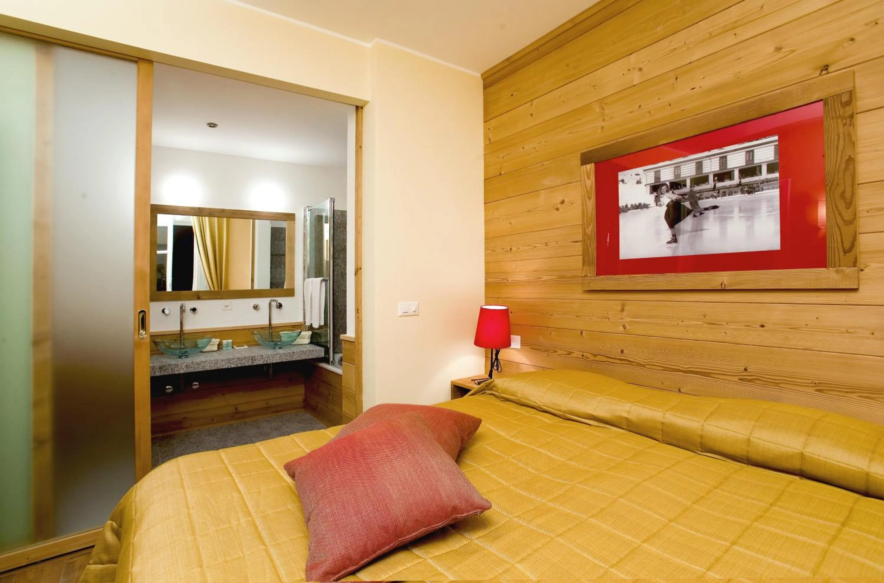 Bedroom, Bed in Maloja Palace Suites CO2-Neutral